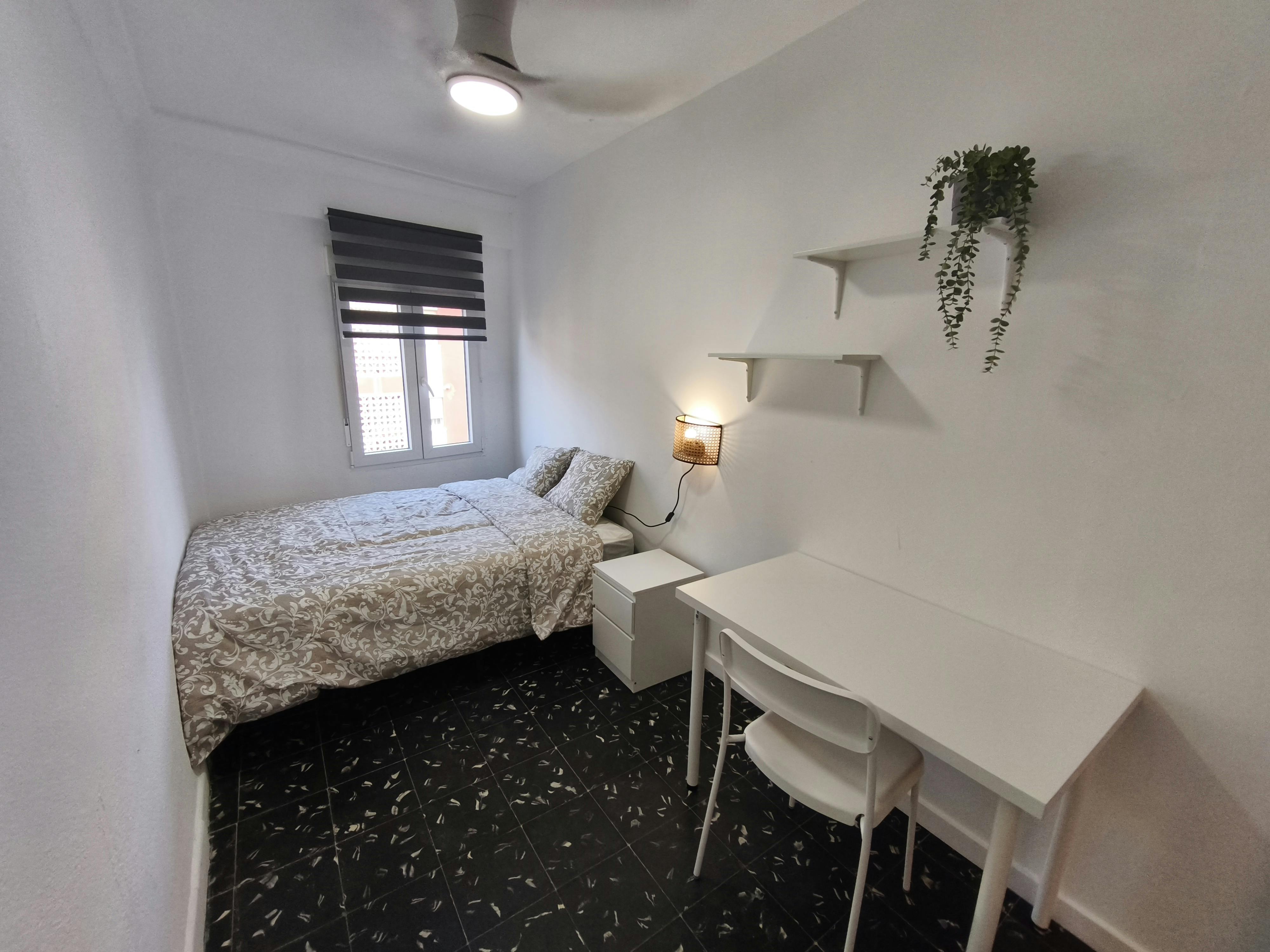 Single room Valencia, 1 bed, 7m² — photo 3