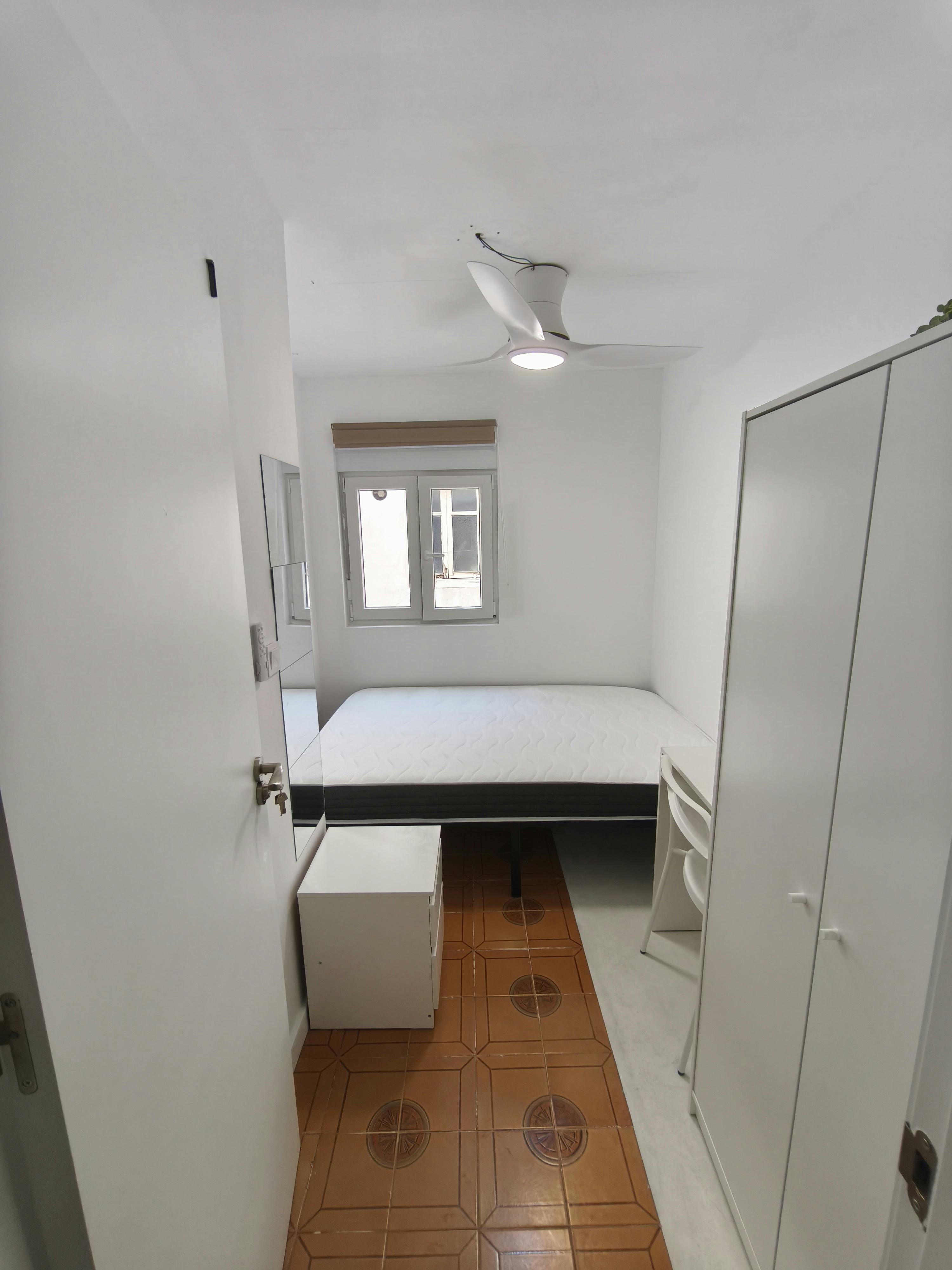 Single room Valencia, 1 bed, 5m² — photo 7
