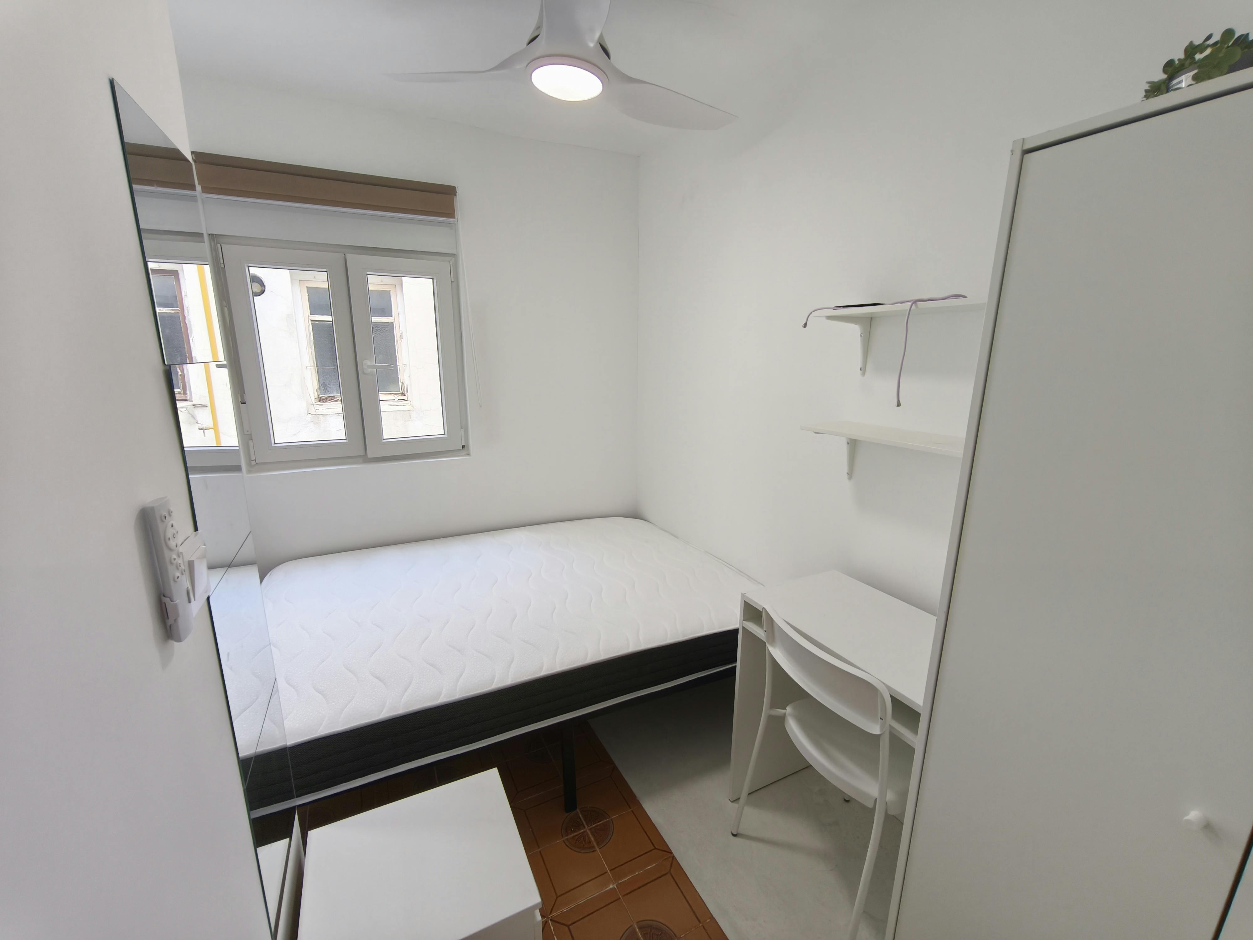 Single room Valencia, 1 bed, 5m² — photo 10