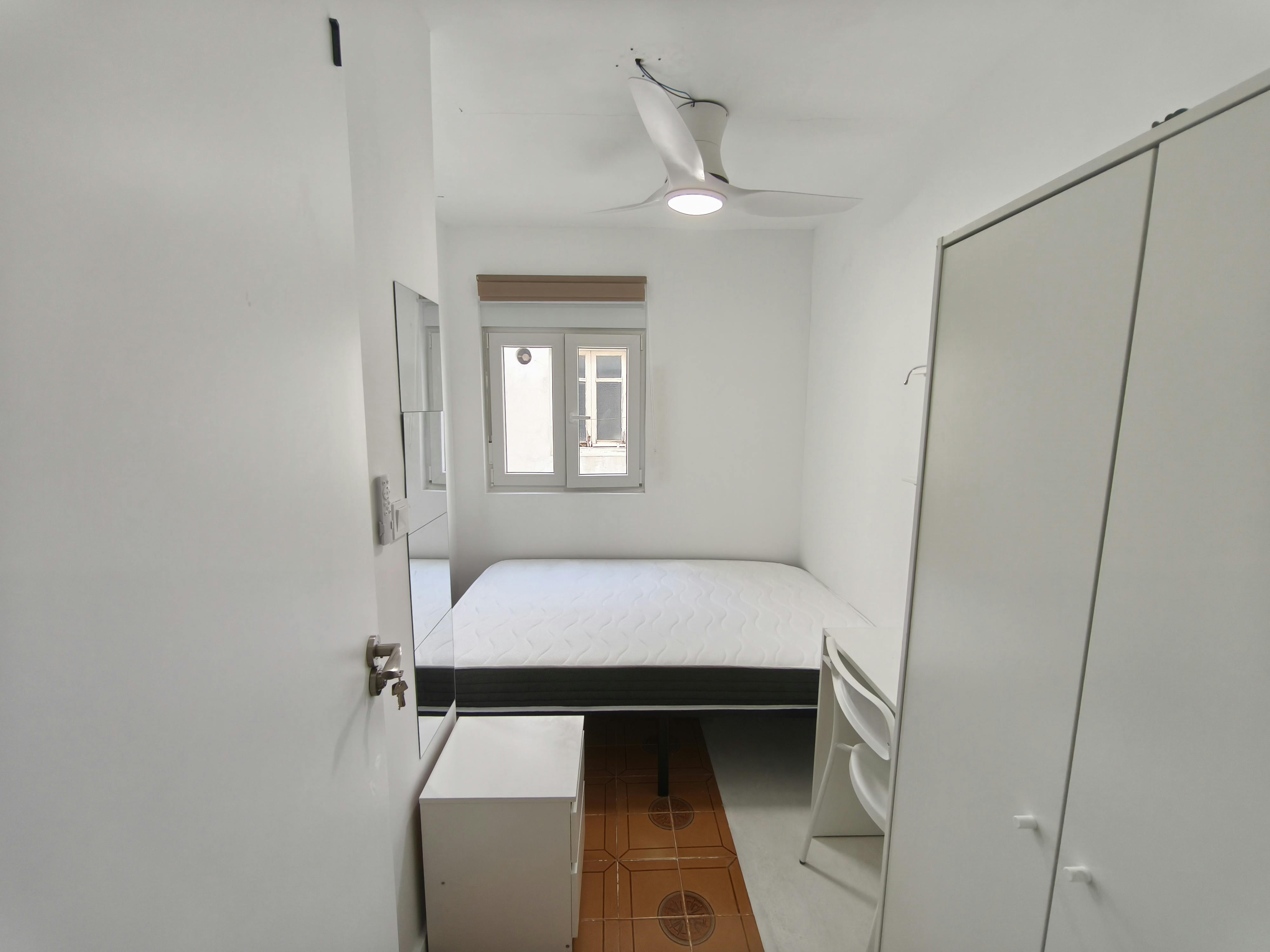 Single room Valencia, 1 bed, 5m² — photo 6