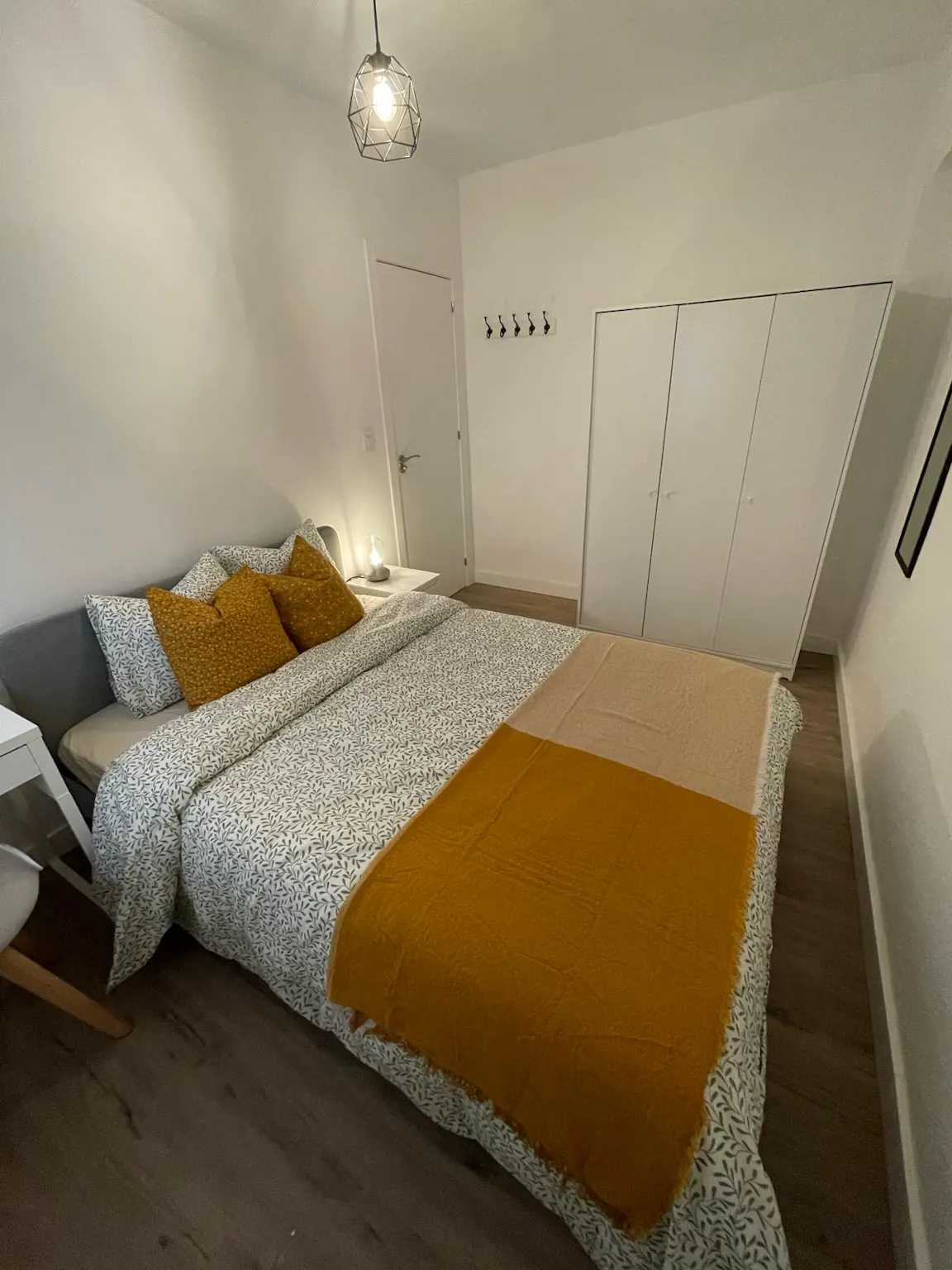 Carrer d'Almoines, Valencia preview