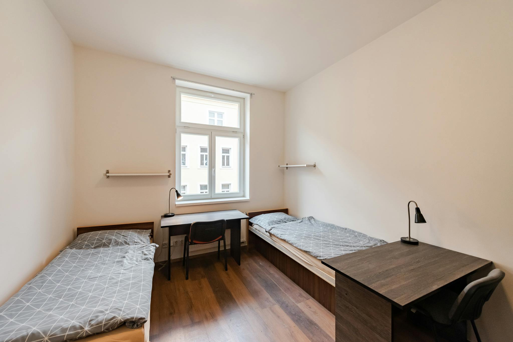 Общая комната сдается в аренду за 13 352 CZK в месяц в Hlavní město Praha, Vlkova