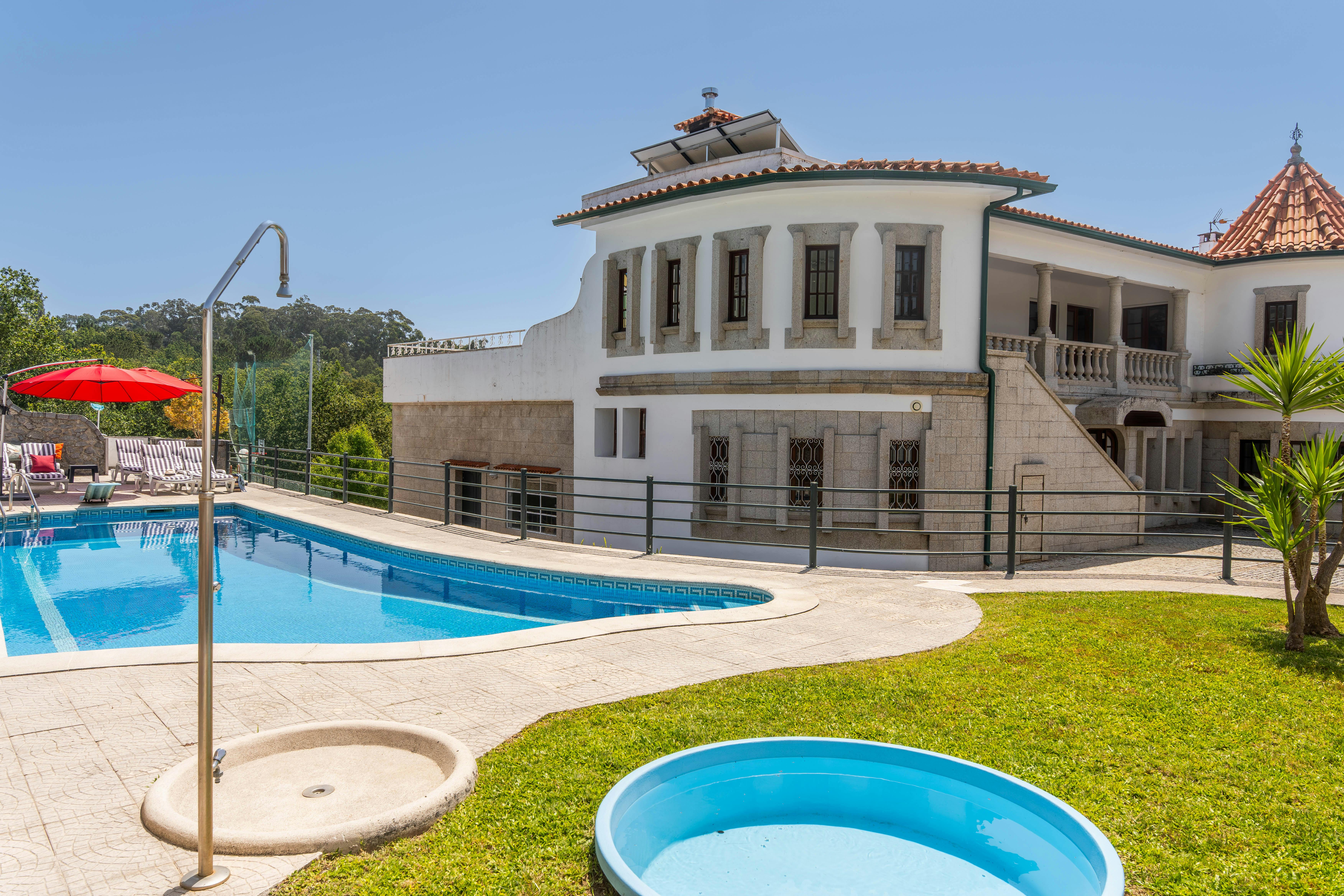 House for rent for €6,000 per month in Montaria, EM526