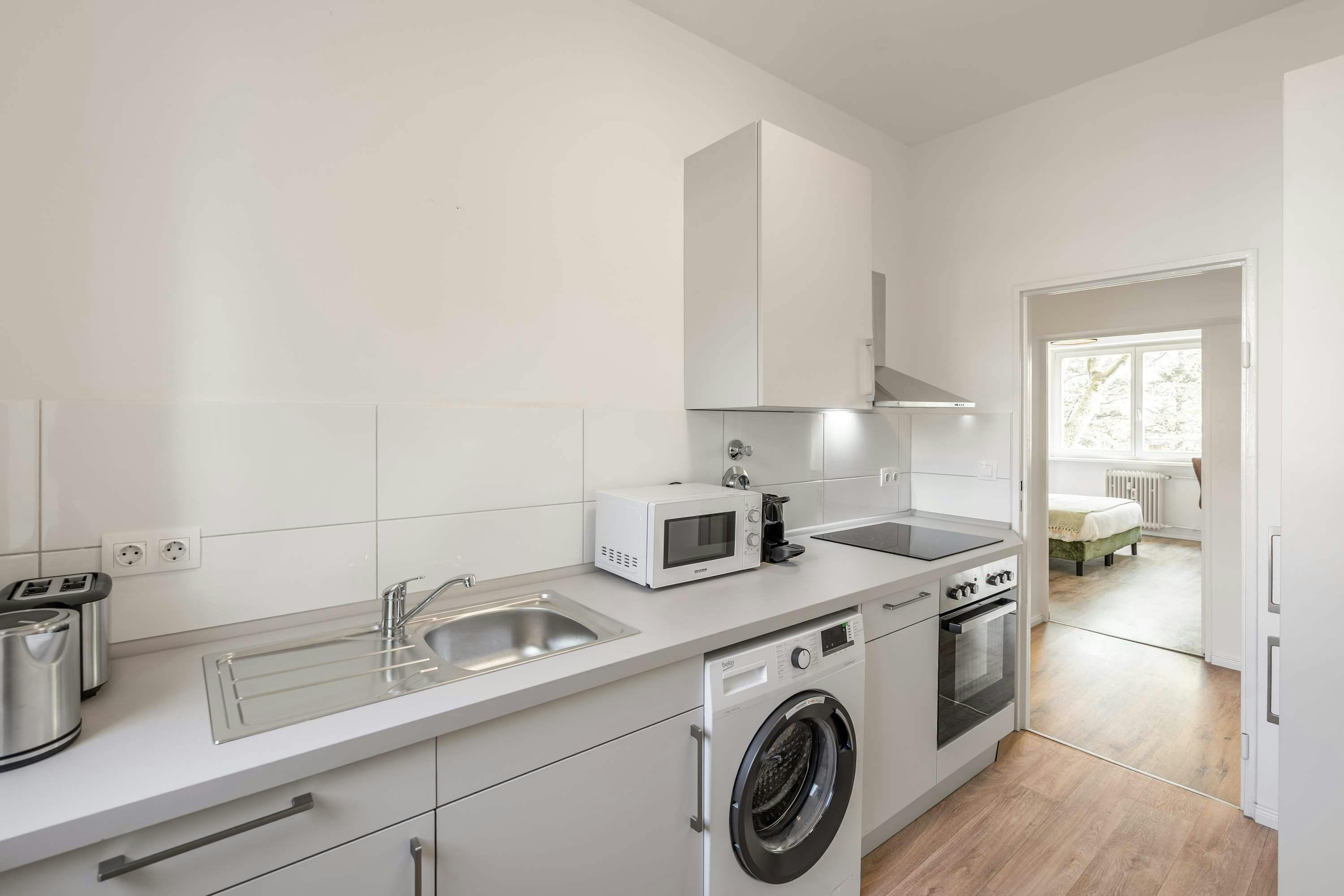 Apartment for rent for €2,166 per month in Berlin, Manfred-von-Richthofen-Straße