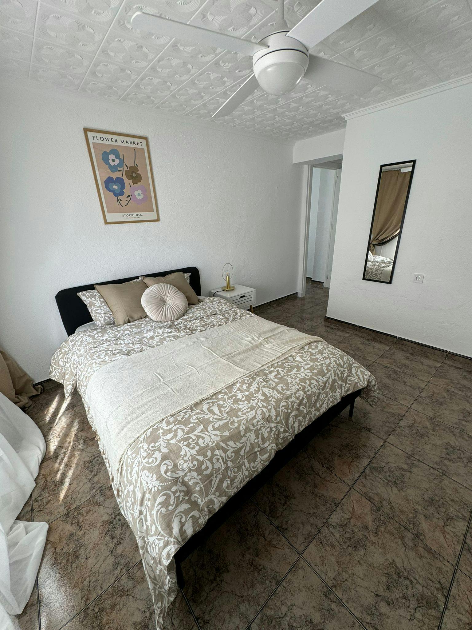 Single room Torrent, 1 bed, 10m² — photo 1