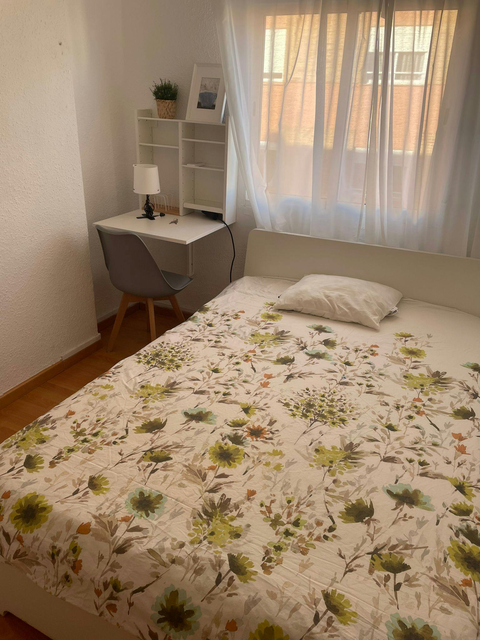 Single room Valencia, 1 bed, 6m² — photo 1