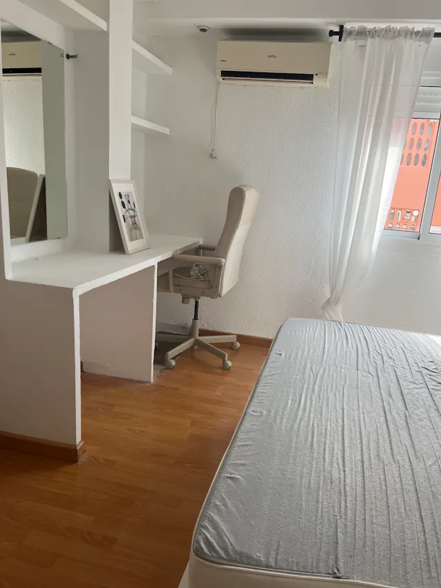 Private room in Carrer de Carrícola, Valencia (1665018) room image 2