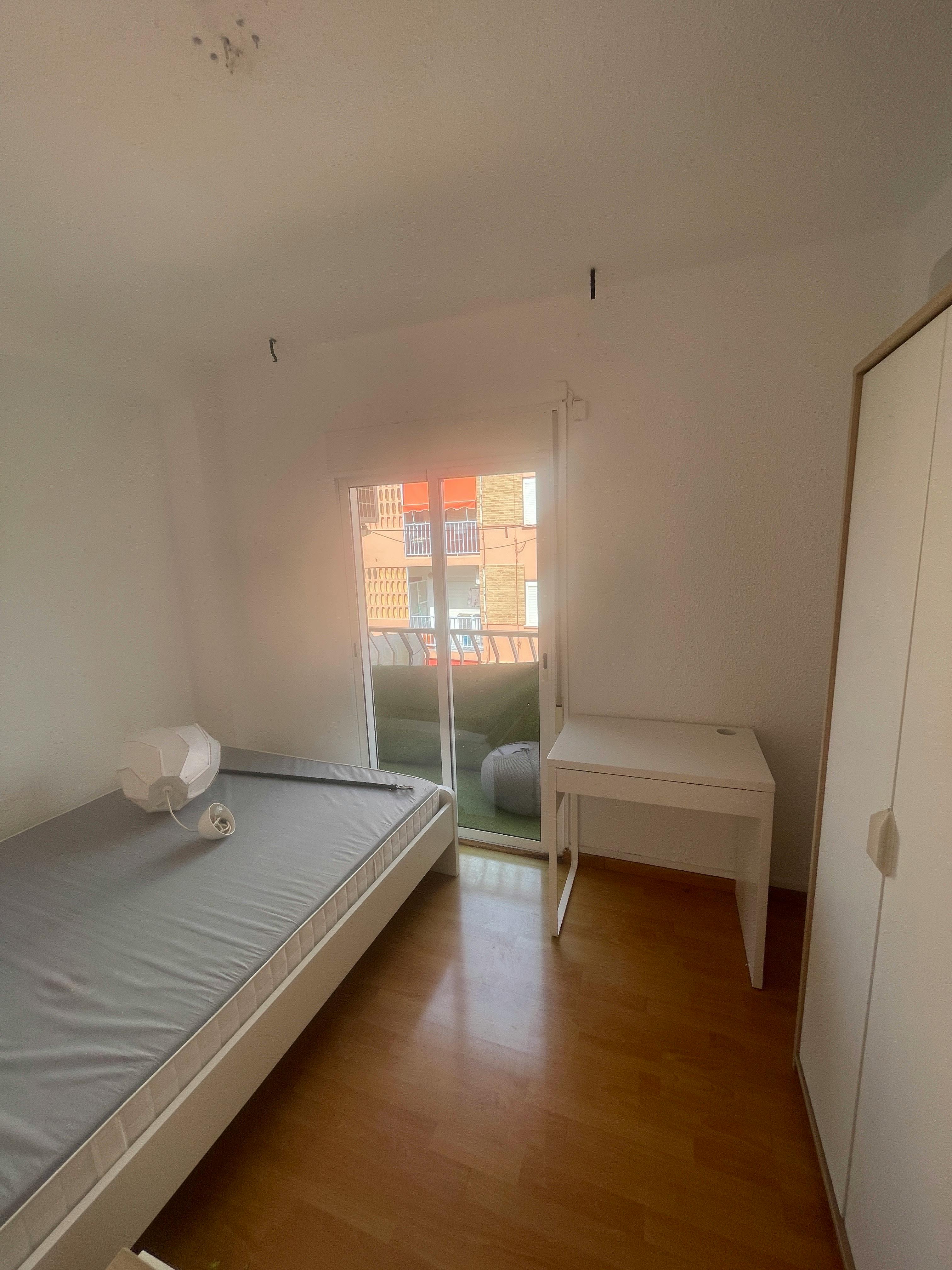 Single room Valencia, 1 bed, 6m² — photo 1