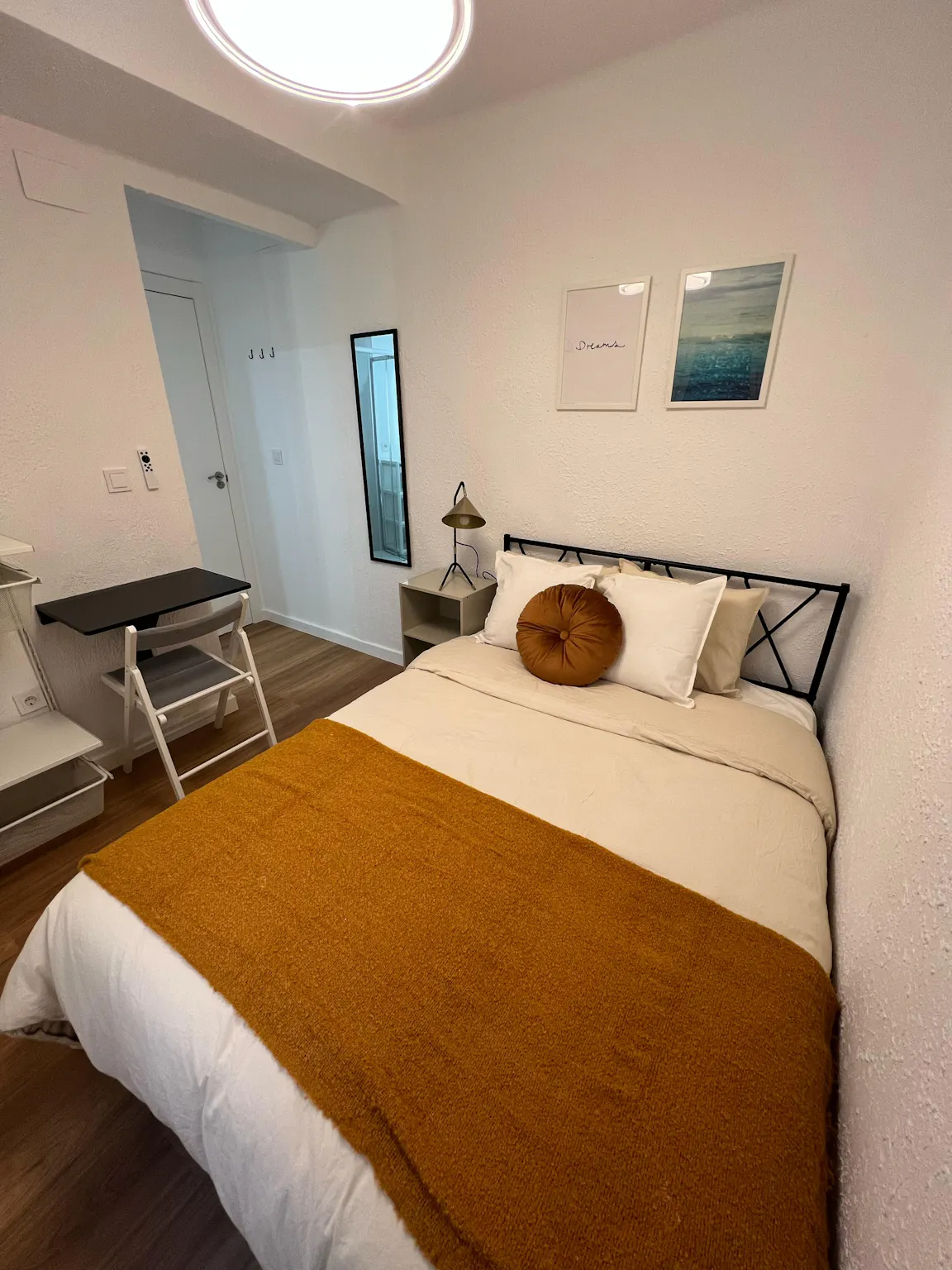 Carrer de Francisco Moreno Usedo, Valencia preview