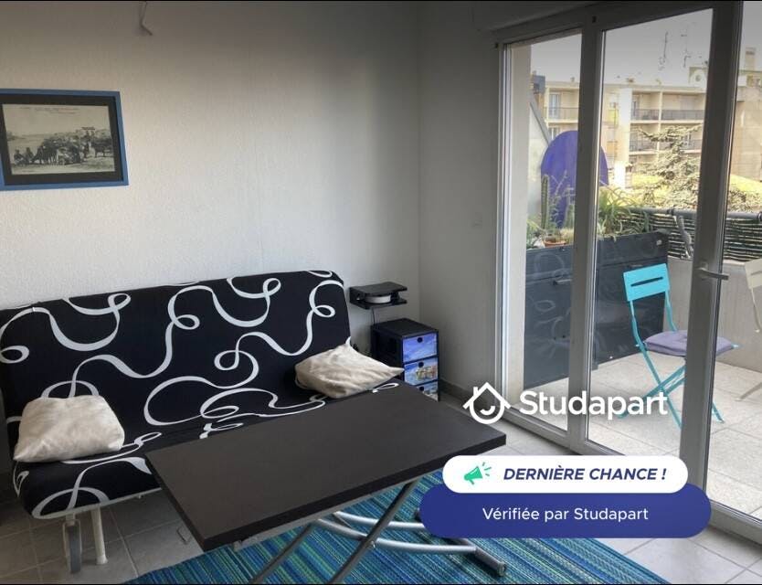 Apartment for rent for €690 per month in Sète, Rue Chavasse