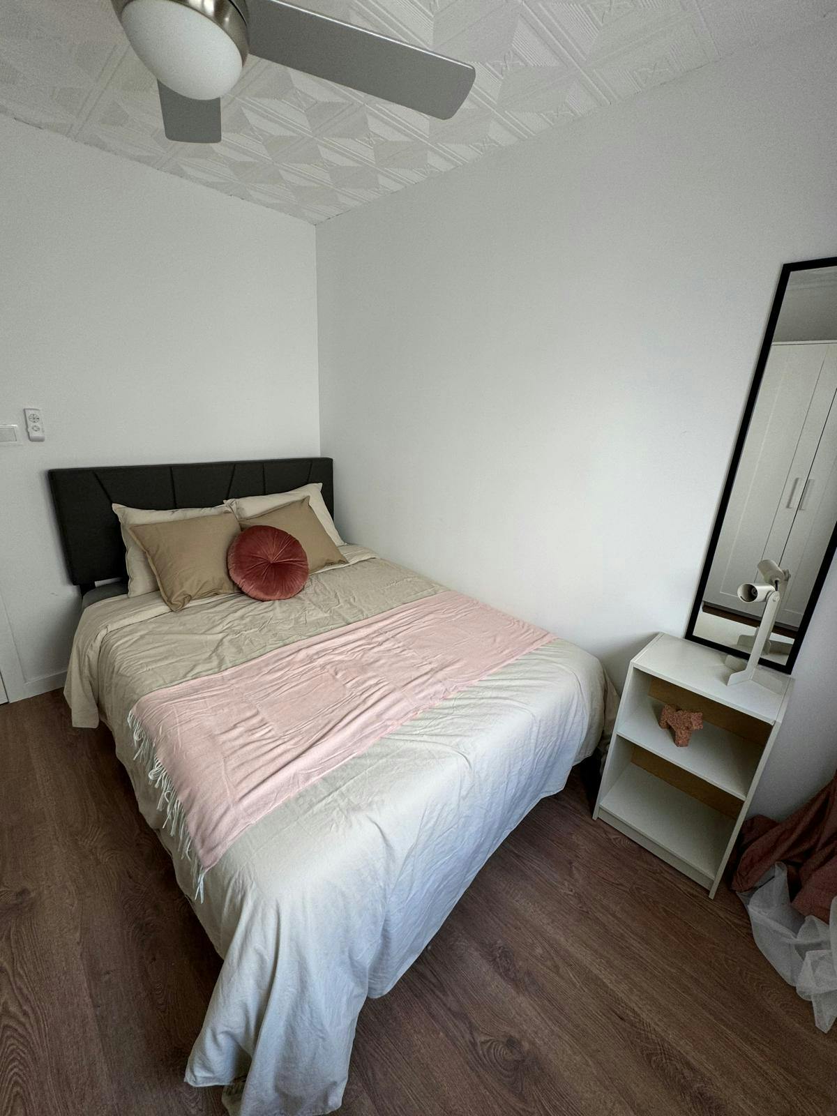 Single room Torrent, 1 bed, 10m² — photo 2
