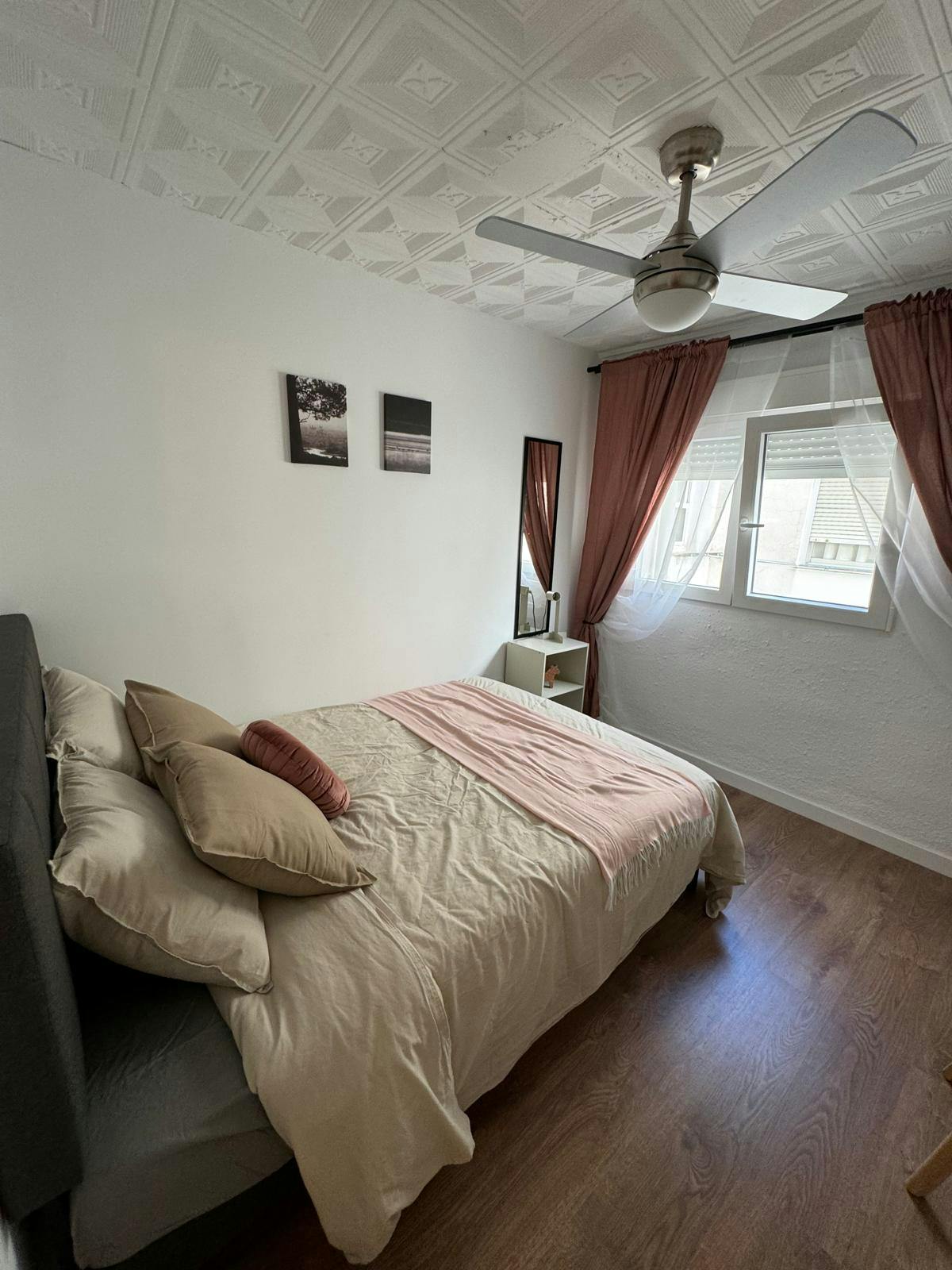 Single room Torrent, 1 bed, 10m² — photo 1