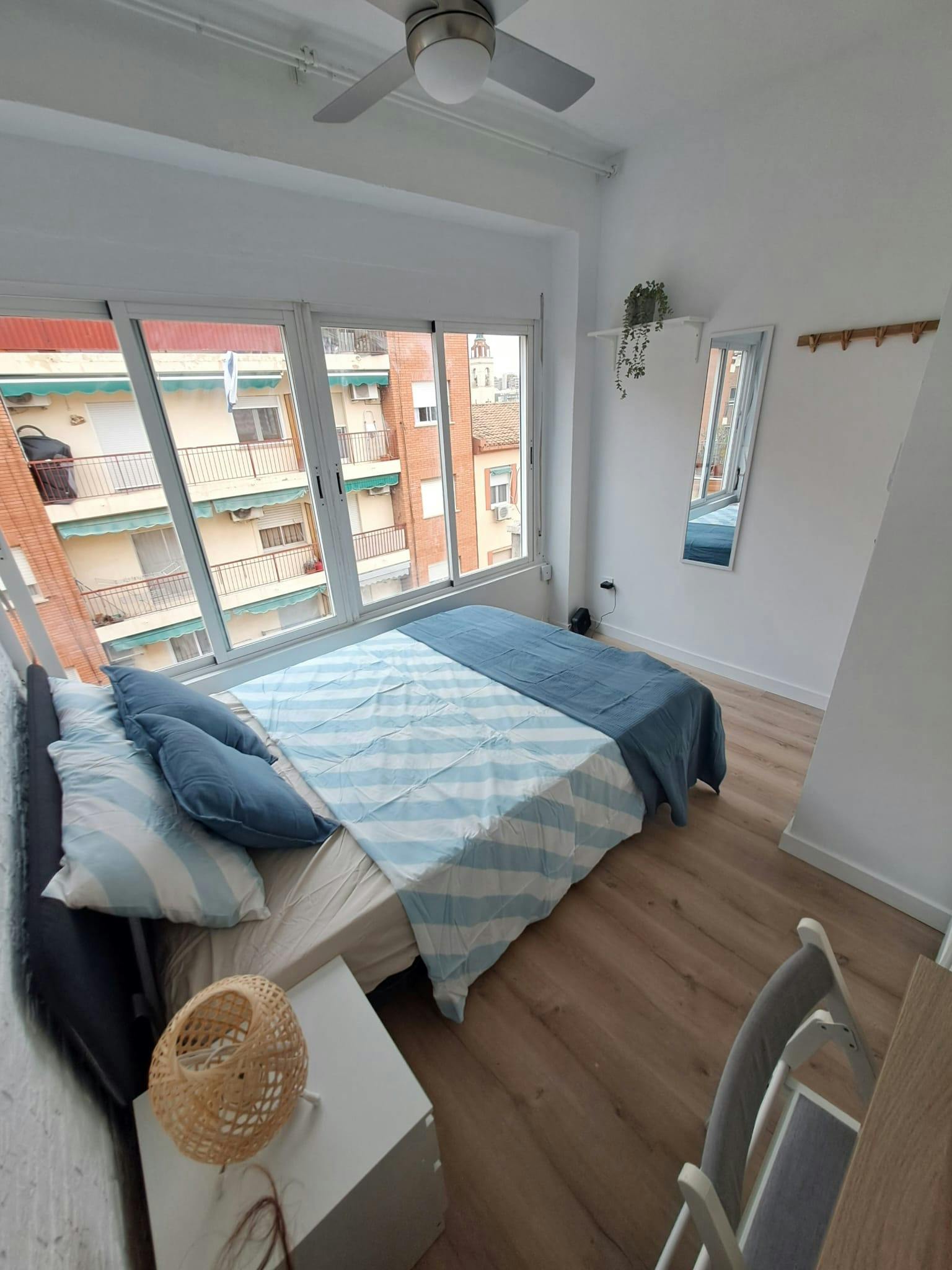 Private room for rent for €300 per month in Valencia, Carrer del Reverend Josep Noguera