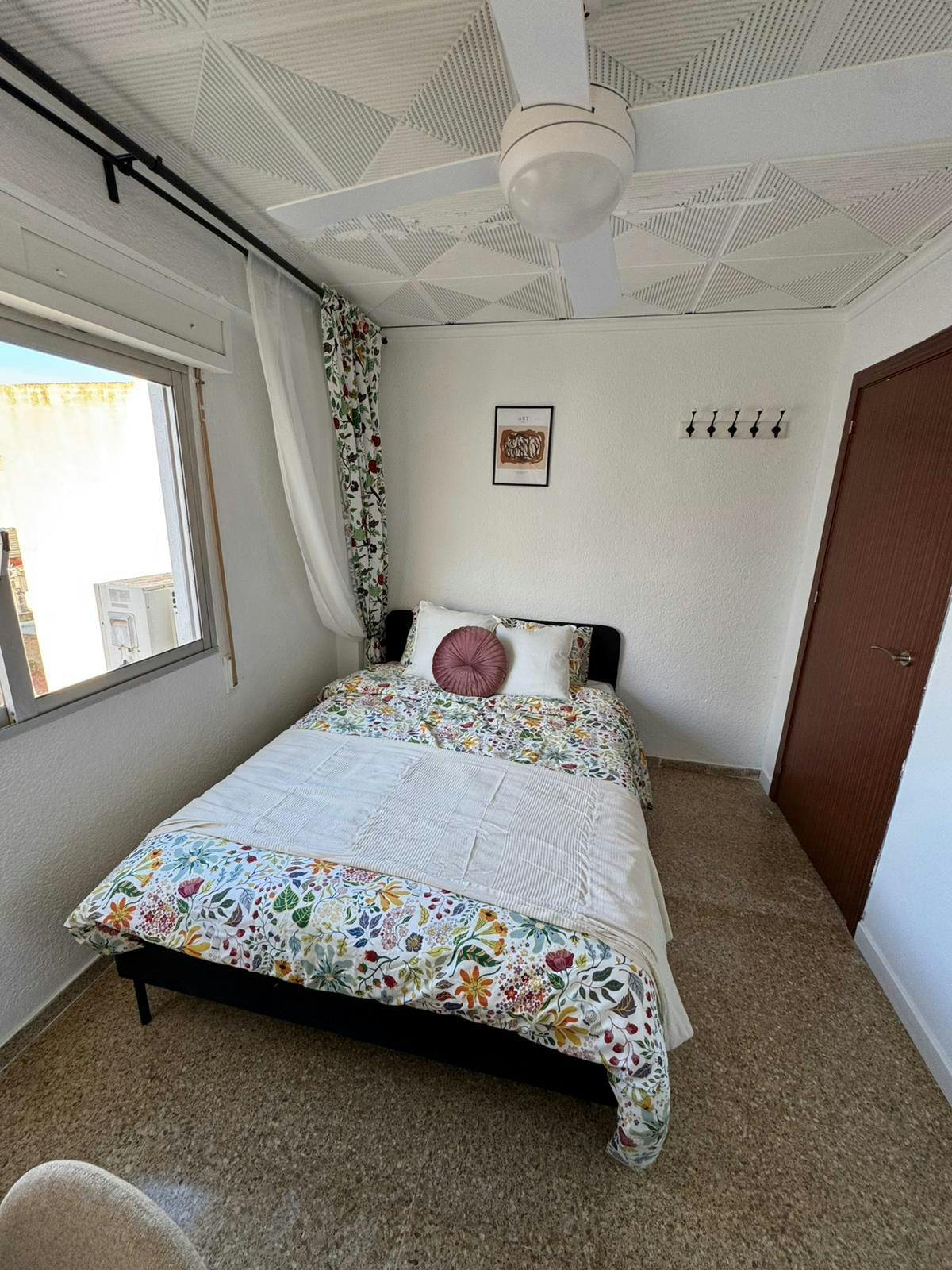 Single room Torrent, 1 bed, 6m² — photo 11