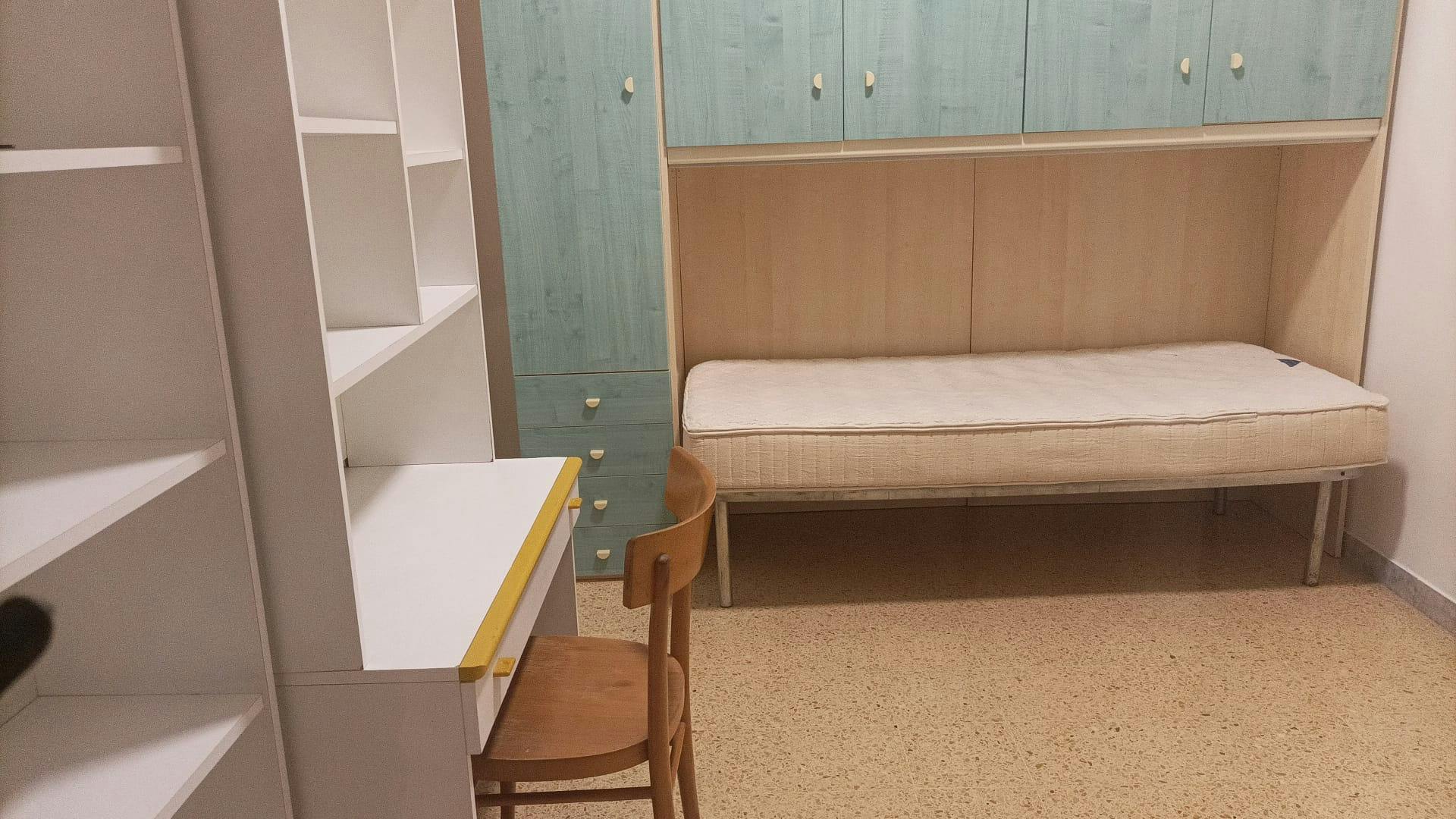 Private room for rent for €290 per month in Lecce, Via Luigi Maggiulli