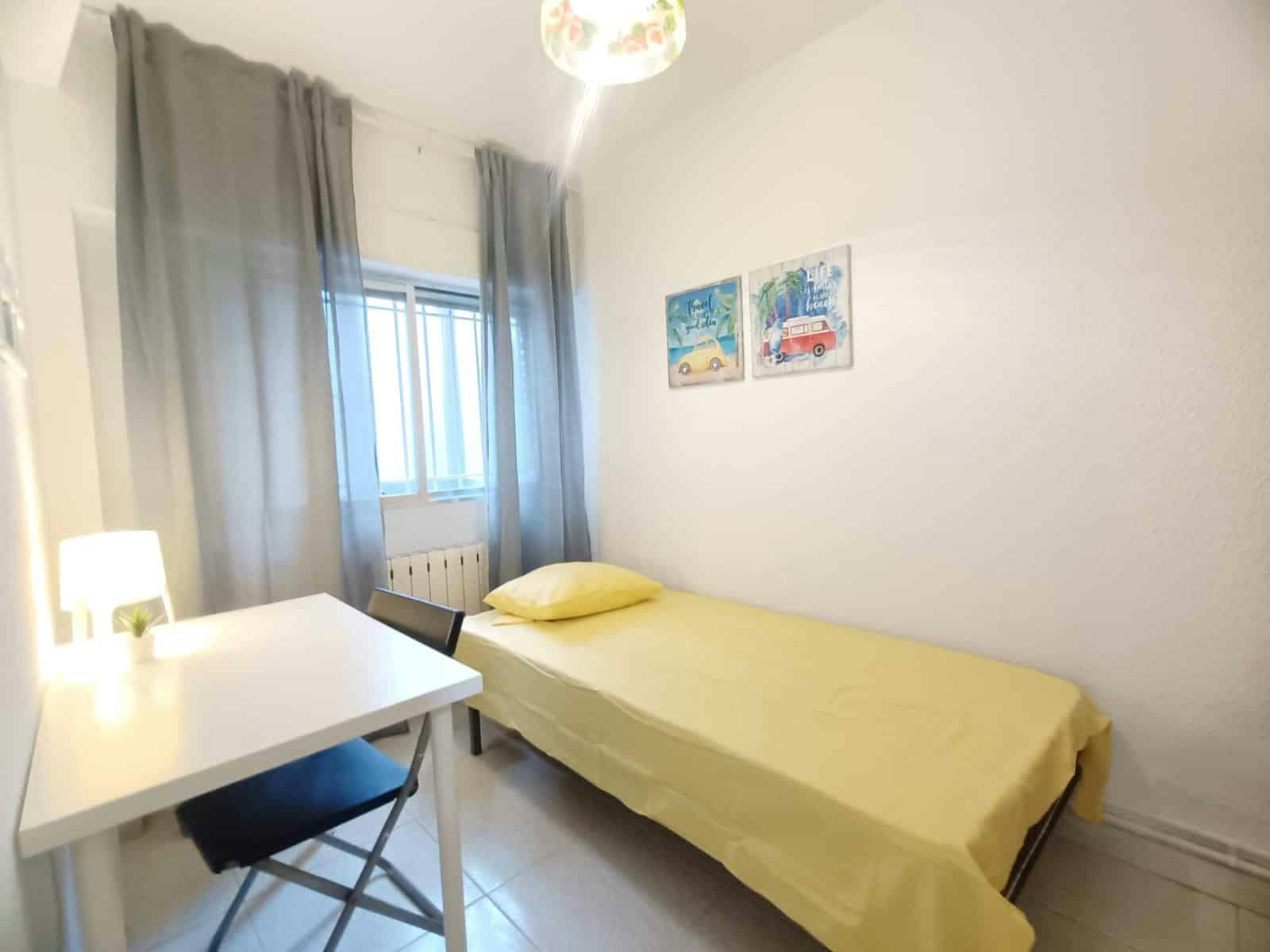 Calle de la Sierra de Tornavacas, Madrid preview