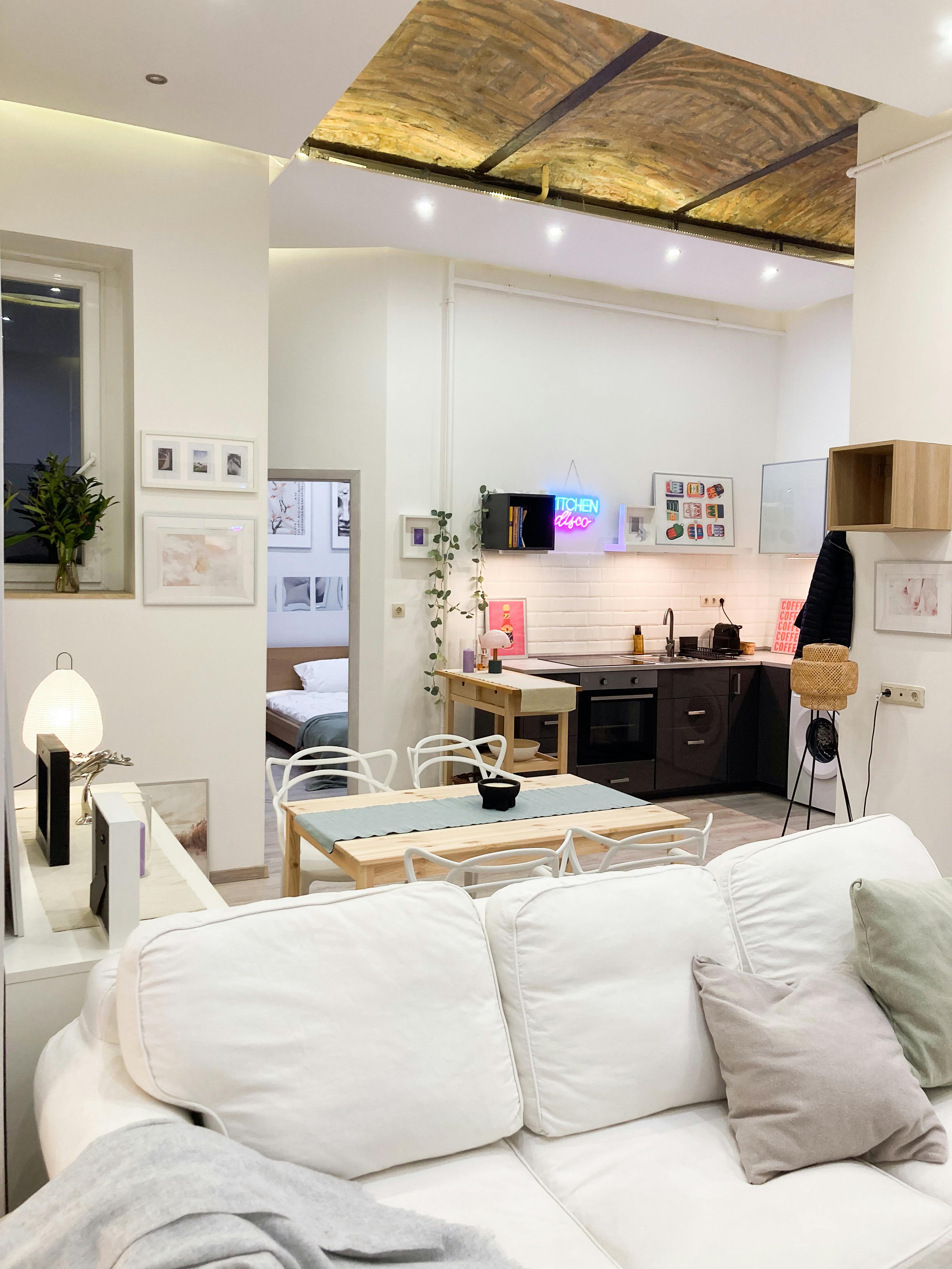 Apartment for rent for HUF 715,783 per month in Budapest, Rózsa utca