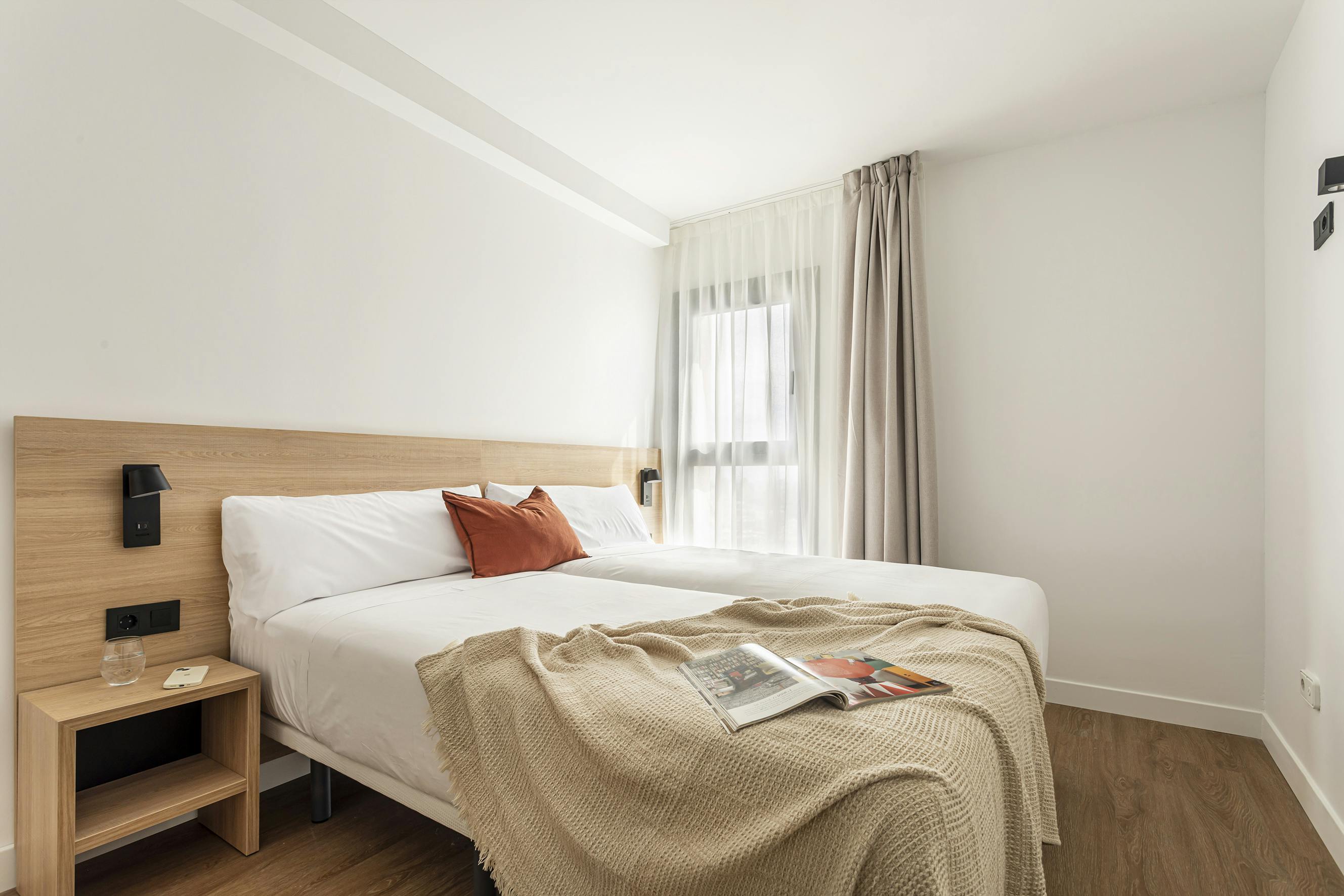 Apartment for rent for €1,400 per month in Valencia, Avinguda de les Fires