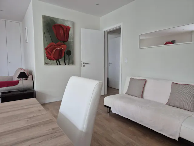2-Bedroom Apartment in Praça Pedra Verde, Porto room image 2