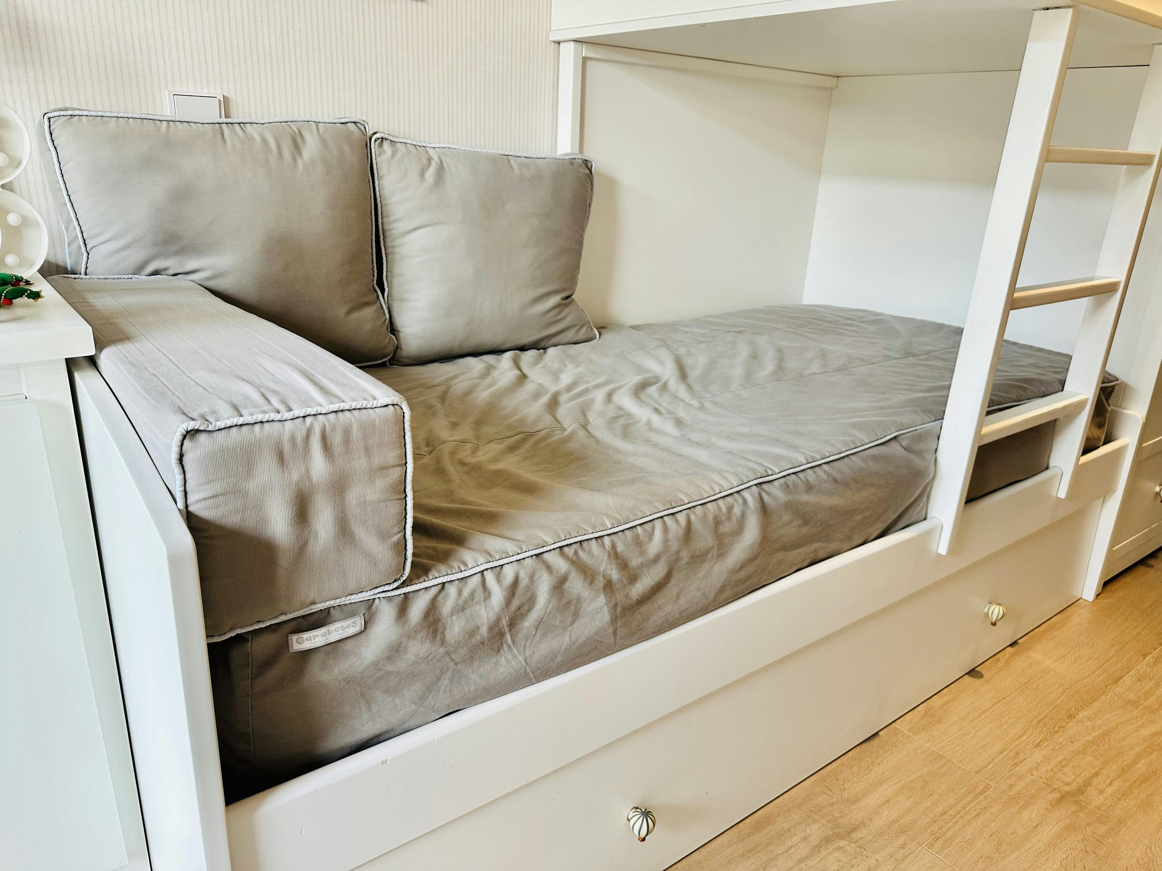 Отдельная комната сдается в аренду за 1 000 € в месяц в Alcobendas, Calle Camino de los Jardines