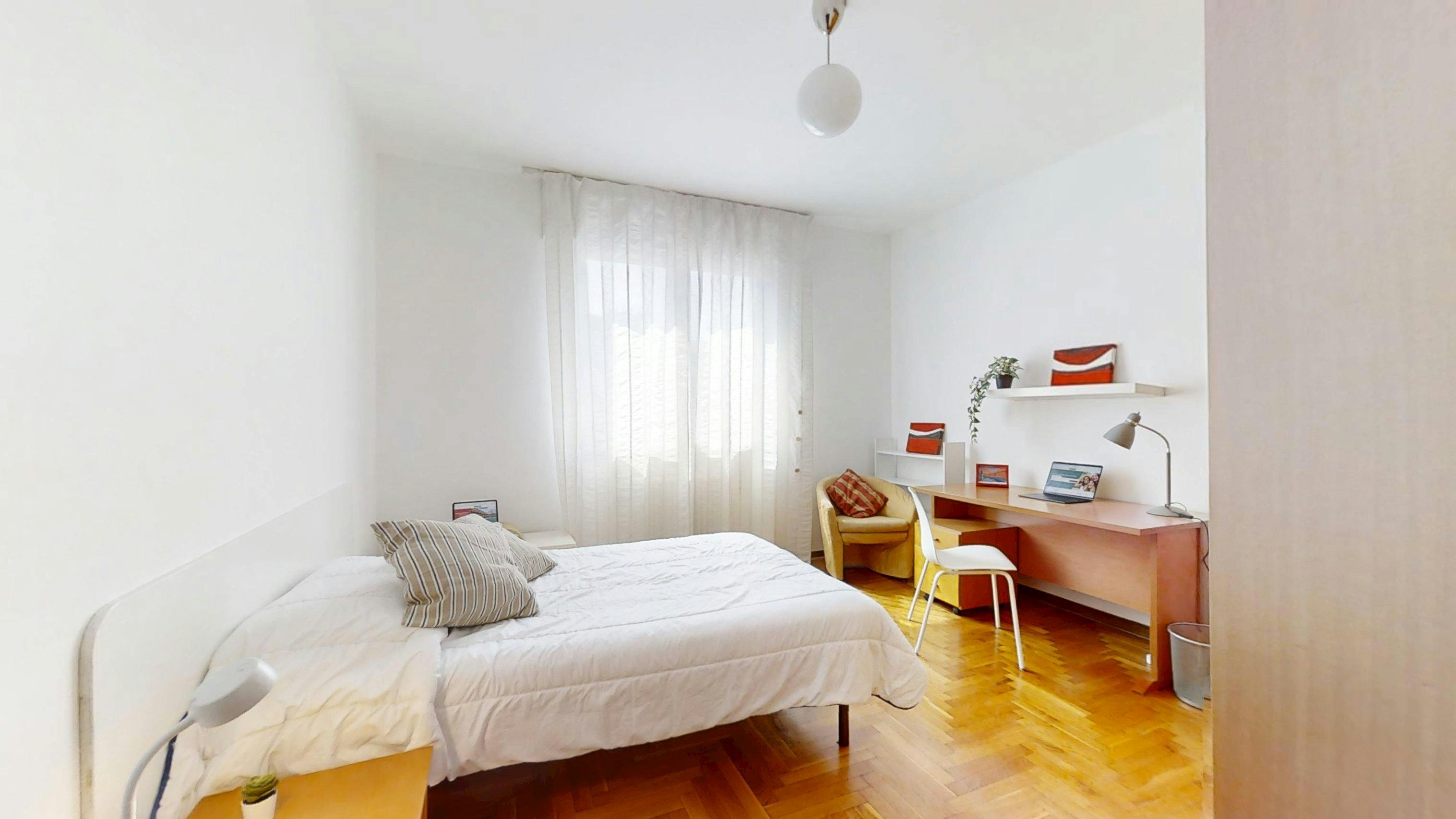 Via Tirana, Padova preview