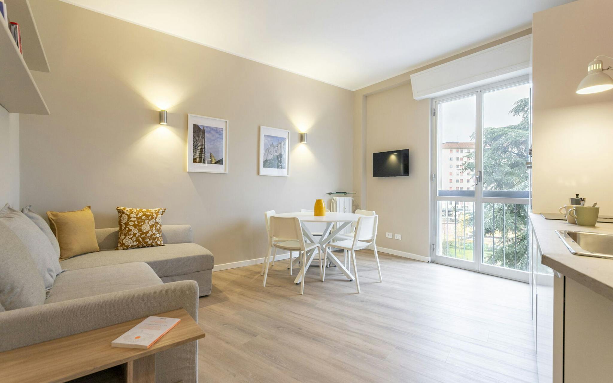 Piazza Pietro Frattini, Milan preview