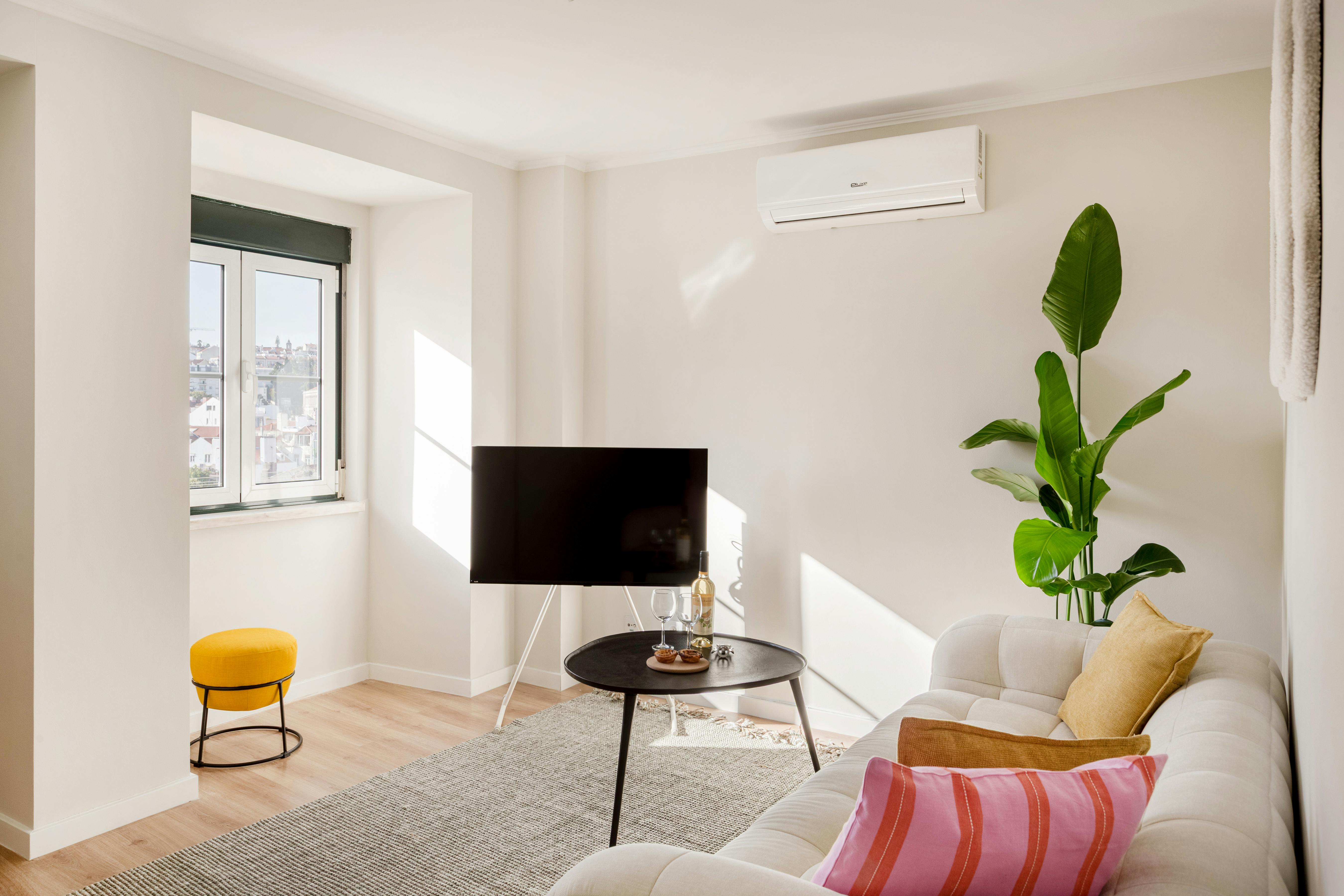 Apartment for rent for €3,890 per month in Lisbon, Travessa do Caldeira