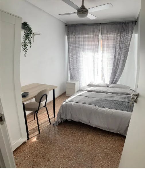 Single room Quart De Poblet, 1 bed, 8m² — photo 1