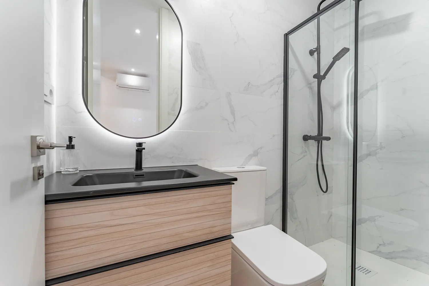2-Bedroom Apartment in Calle Alcalá, Madrid (1665704) ROOM 4