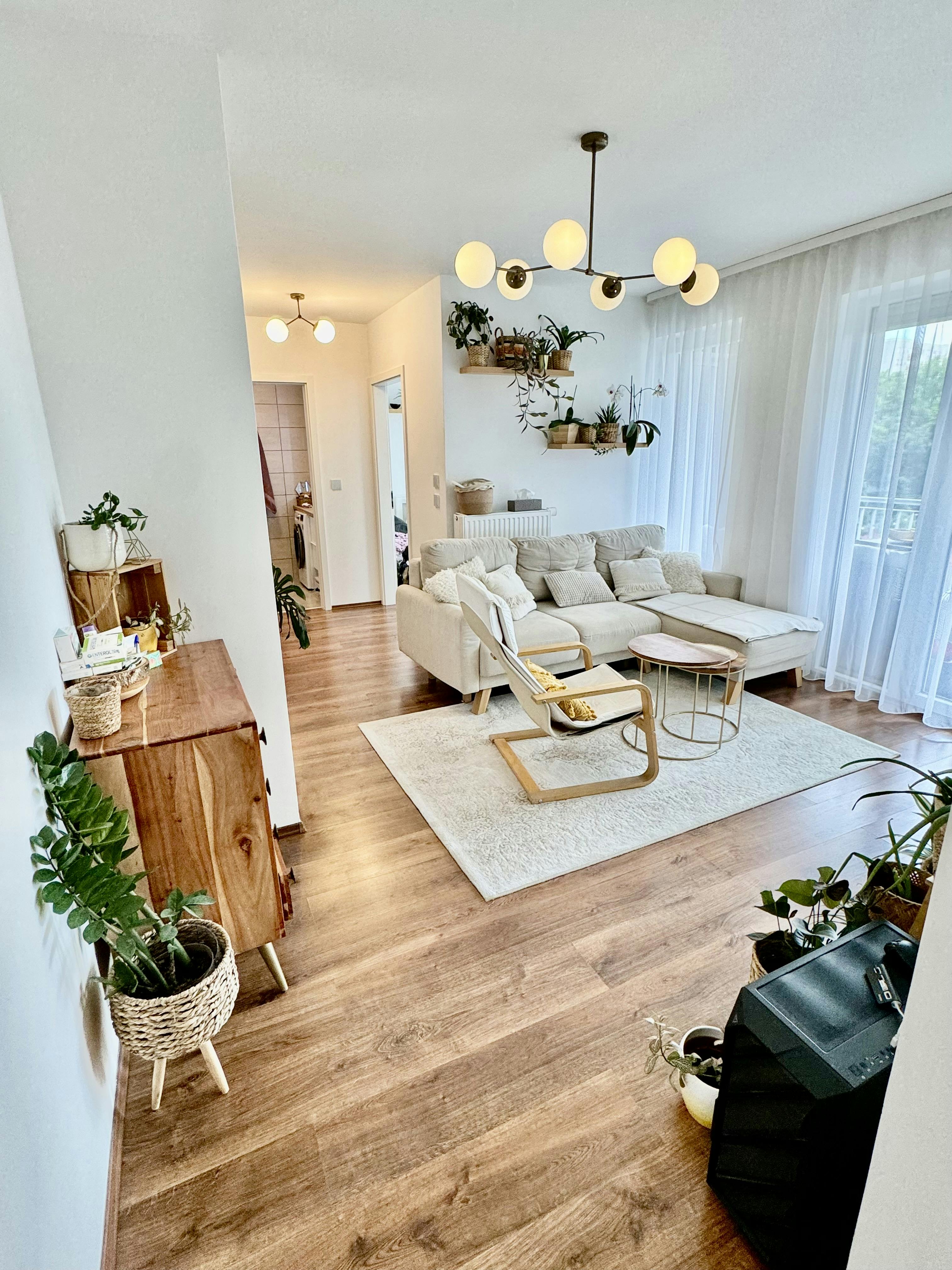 Apartment for rent for HUF 423,758 per month in Budapest, Szobor utca