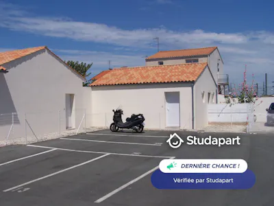 Apartment for rent on Rue de Coureilles, La Rochelle