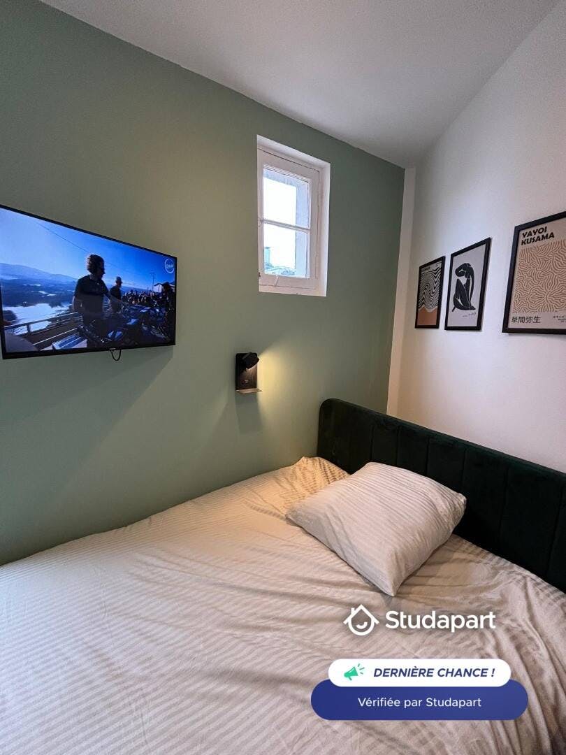 Apartment for rent for €950 per month in Charenton-le-Pont, Rue du Général Leclerc