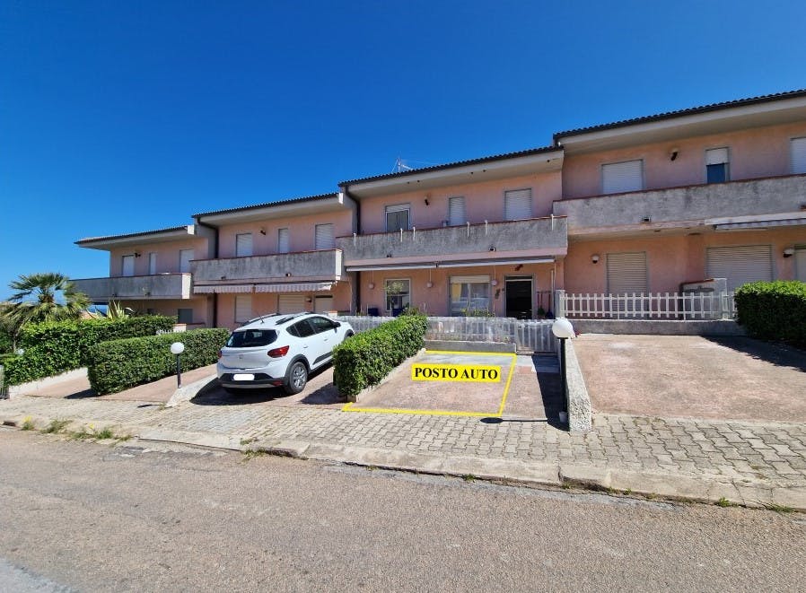 Appartement te huur voor € 600 per maand in Lu Bagnu, Via Umbria