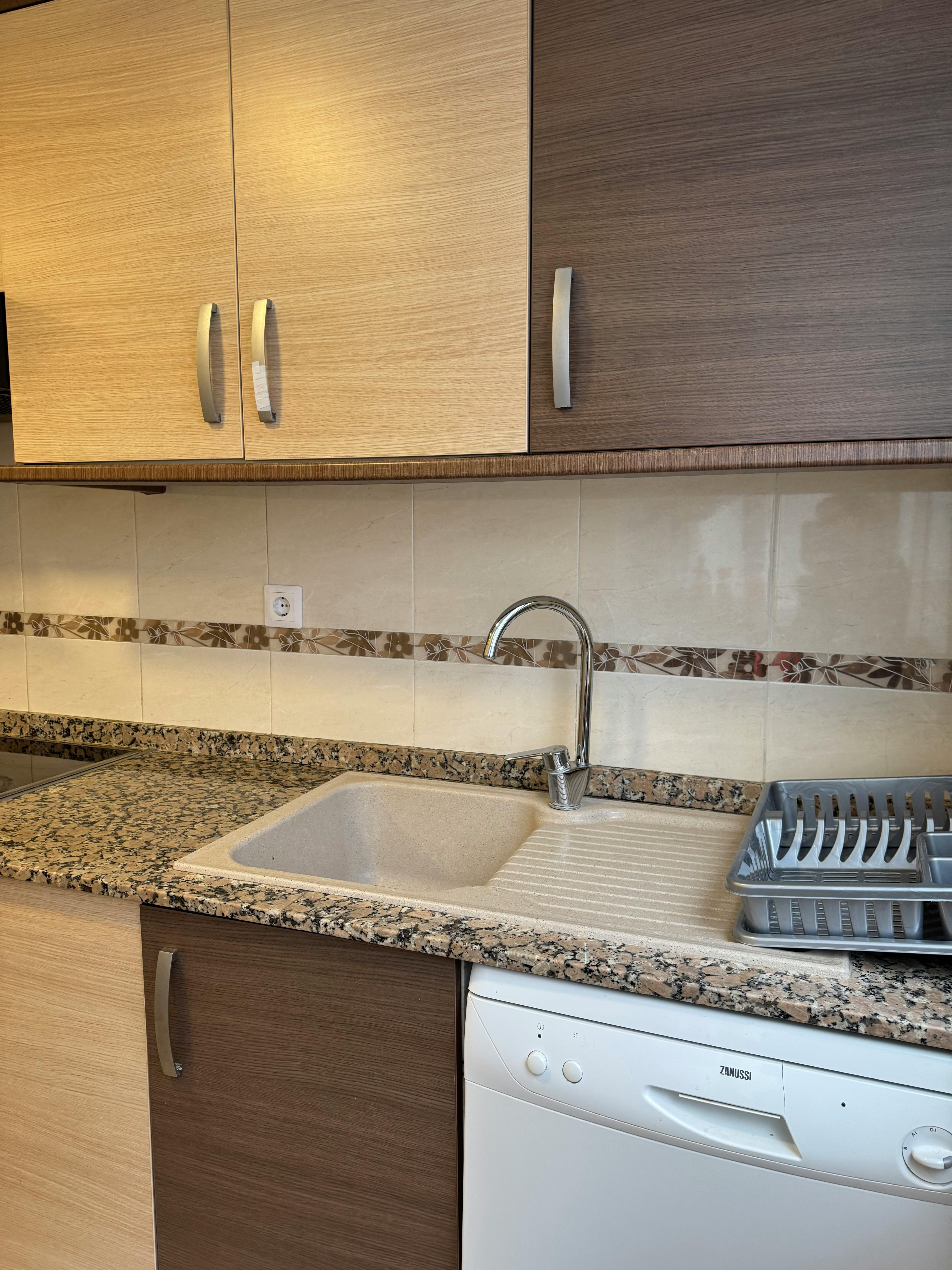 Single room Valencia, 1 bed, 9m² — photo 4