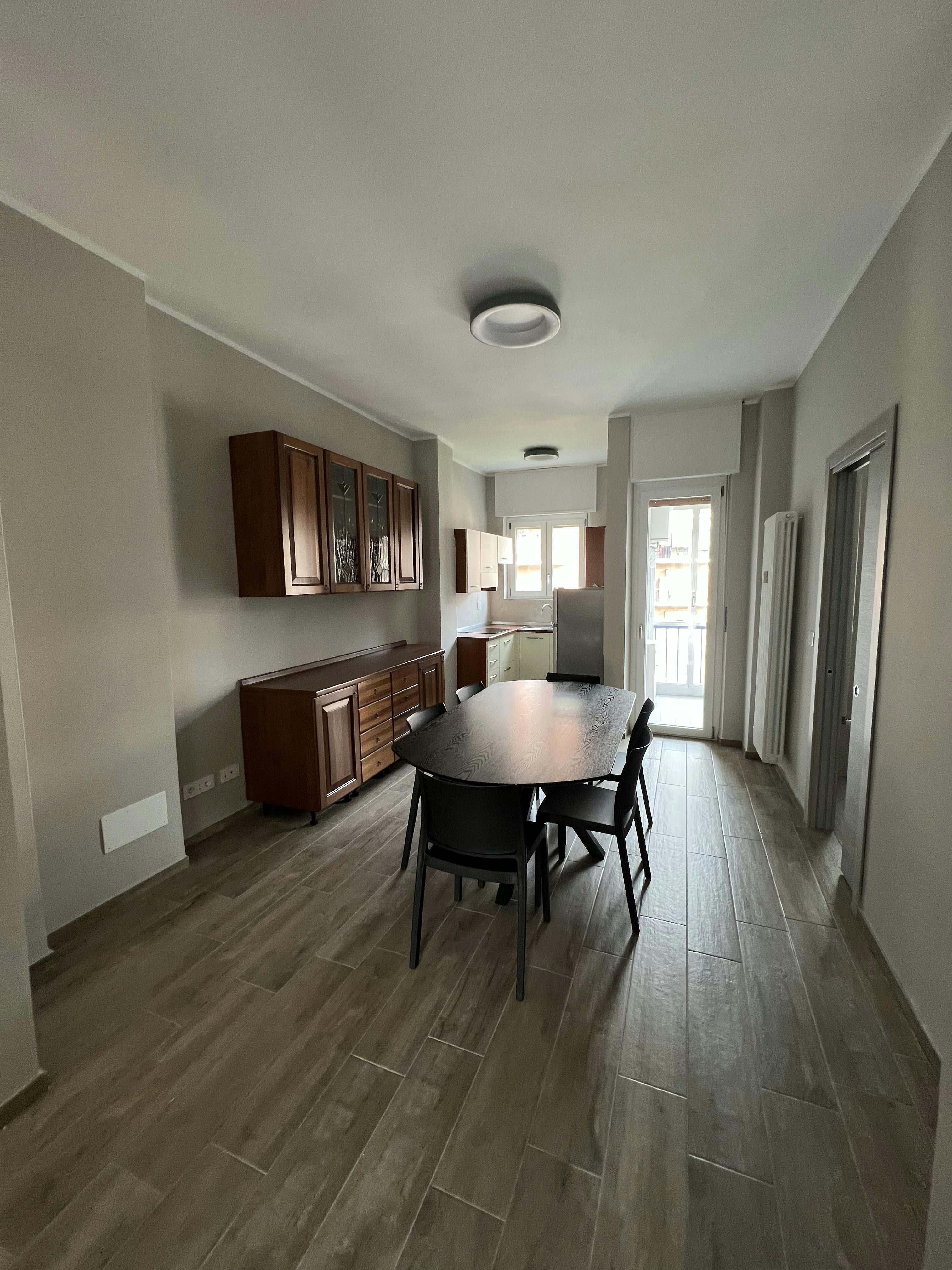 私人房间 正在以 €700 的月租出租，其位于 Collegno, Via Castagnevizza