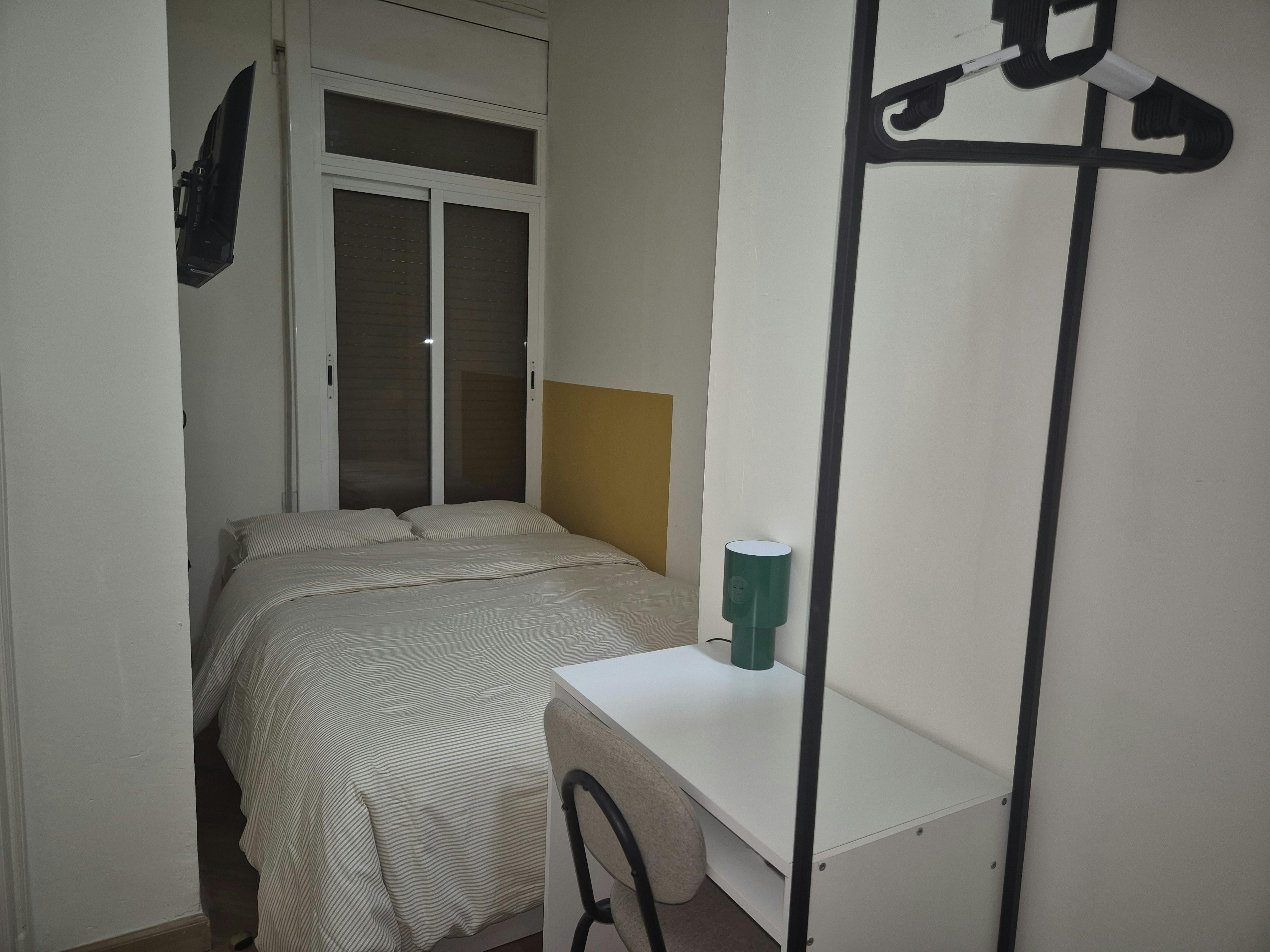 Single room Barcelona, 1 bed, 9m² — photo 1