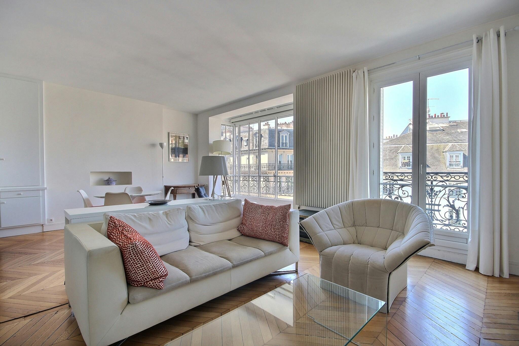 Apartment for rent for €3,922 per month in Paris, Rue Lagrange