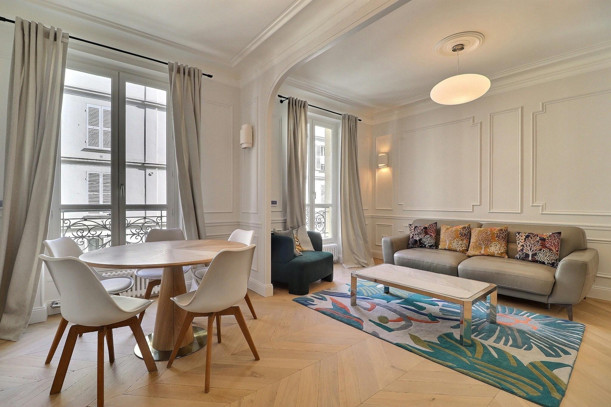 Apartment for rent for €2,943 per month in Paris, Rue de Monttessuy