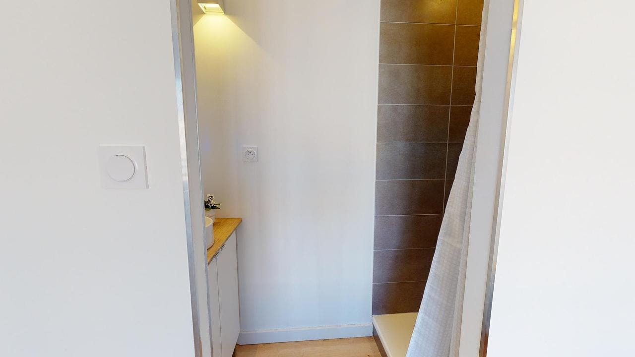 Single room Grenoble, 1 bed, 21m² — photo 4