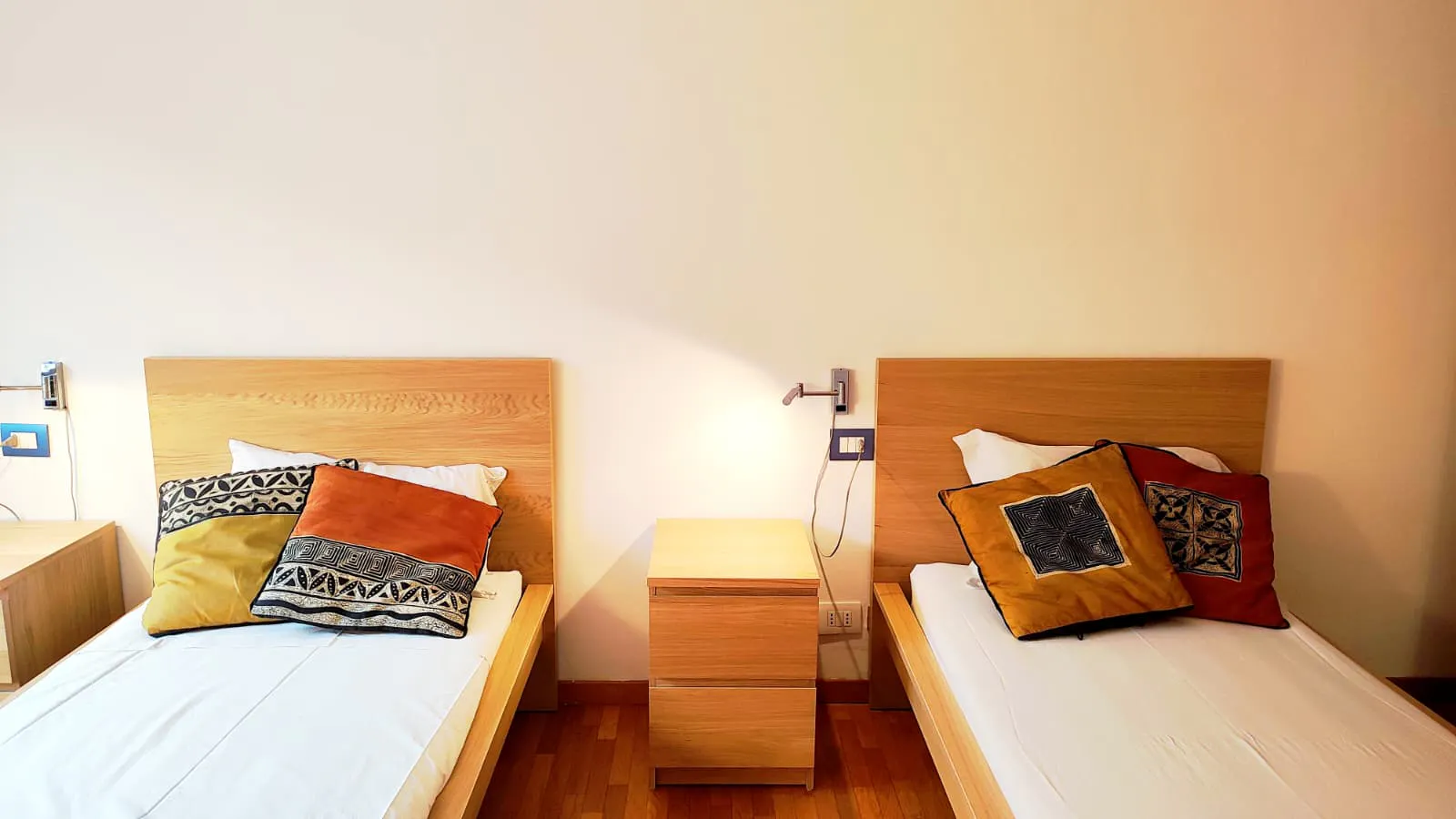 2-Bedroom Apartment in Via Luigi Chiarelli, Milan (1666077) ROOM 1