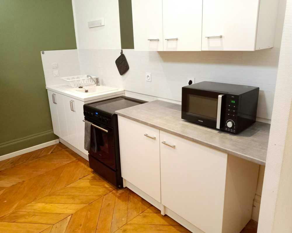 Private room for rent on Rue Auguste Comte, Lyon - Plus