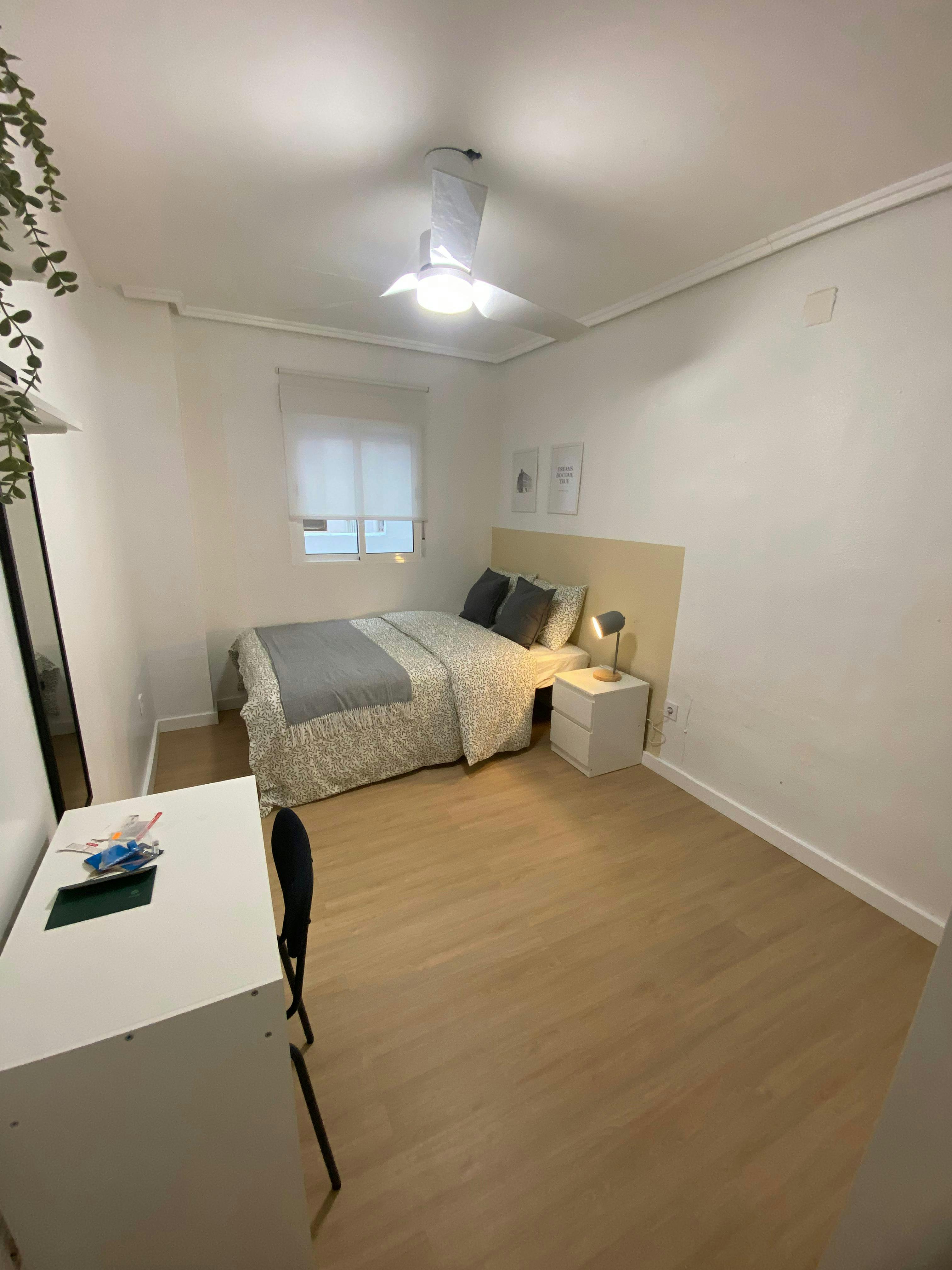 Double room Paterna, 1 bed, 7m² — photo 3
