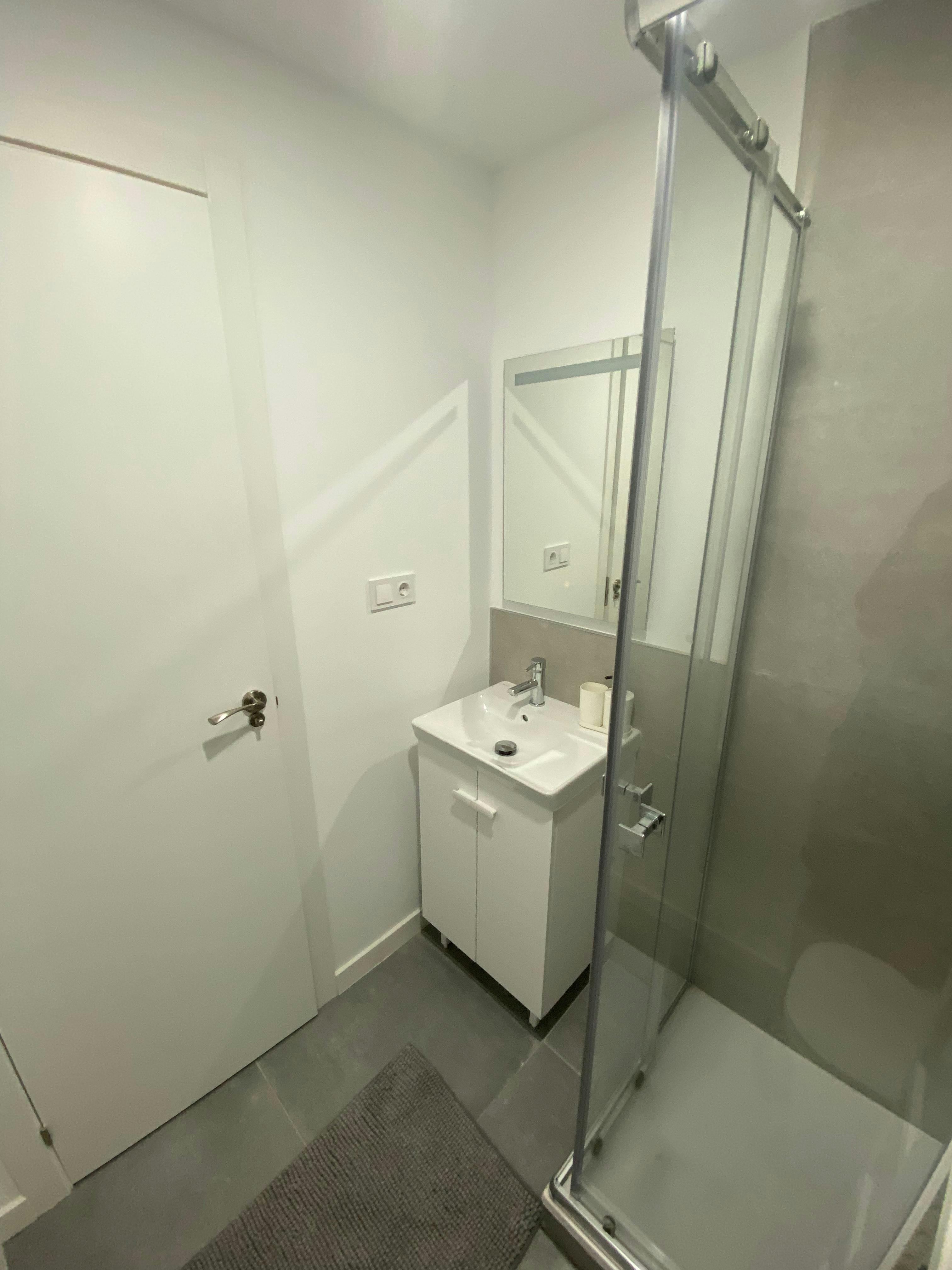 Double room Paterna, 1 bed, 10m² — photo 9