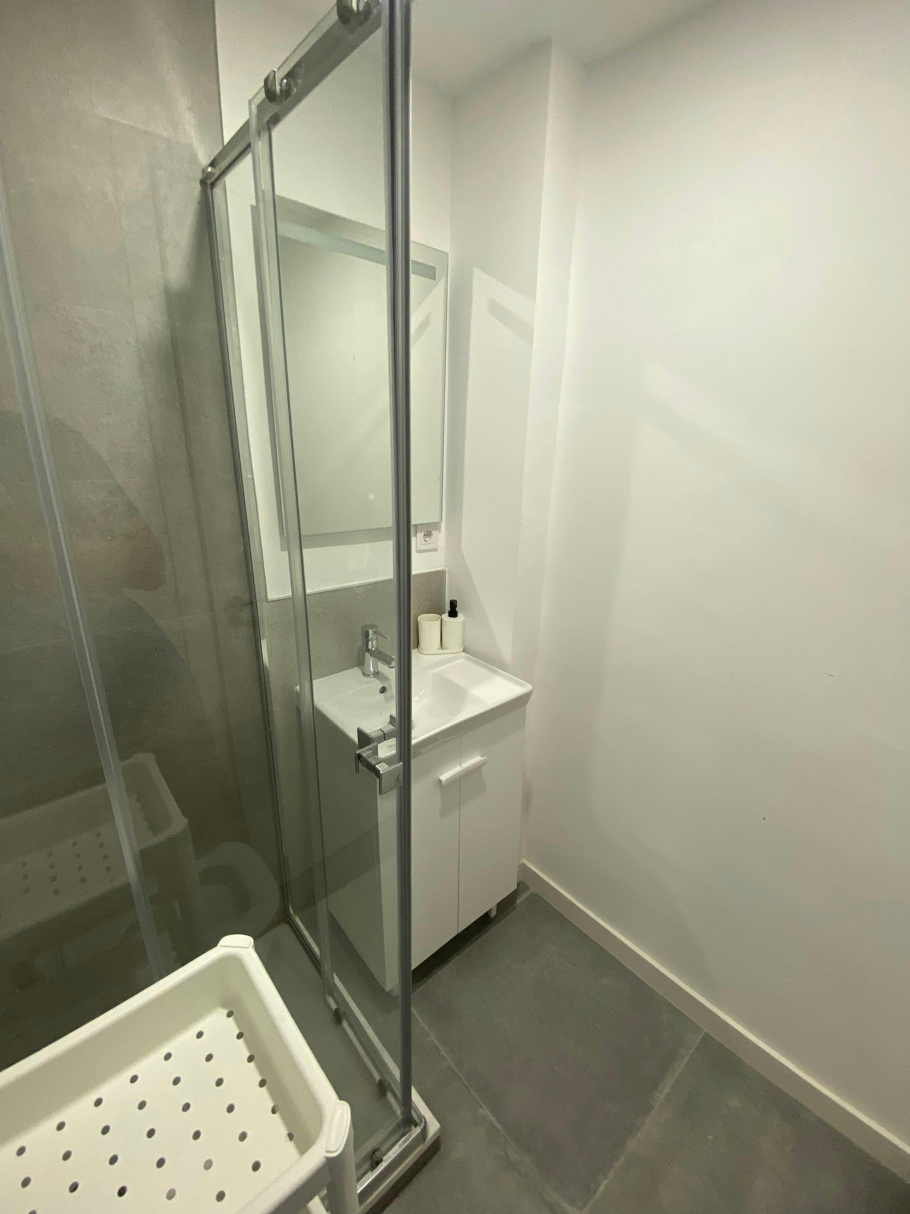 Double room Paterna, 1 bed, 10m² — photo 1