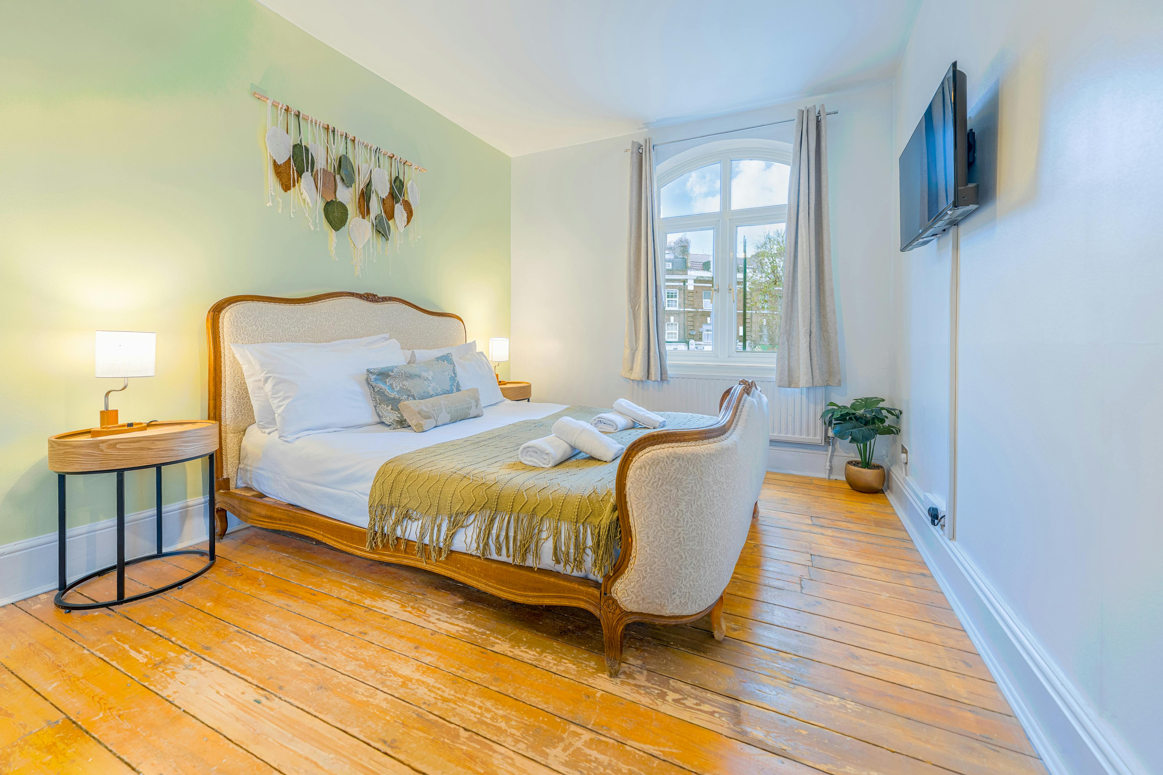 Apartment for rent for £4,500 per month in London, Tower Bridge Road