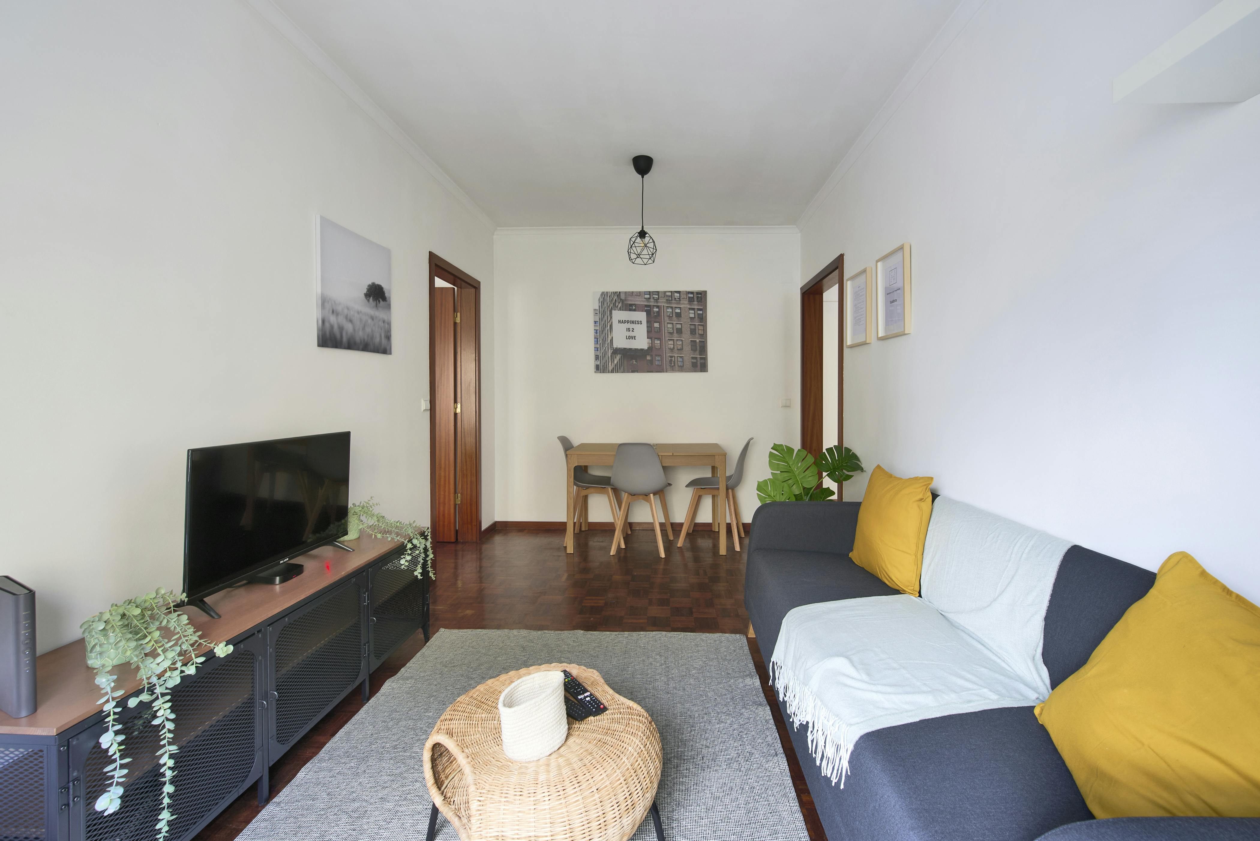 Wohnung zu mieten für 1.600 € pro Monat in Lisbon, Rua Prista Monteiro