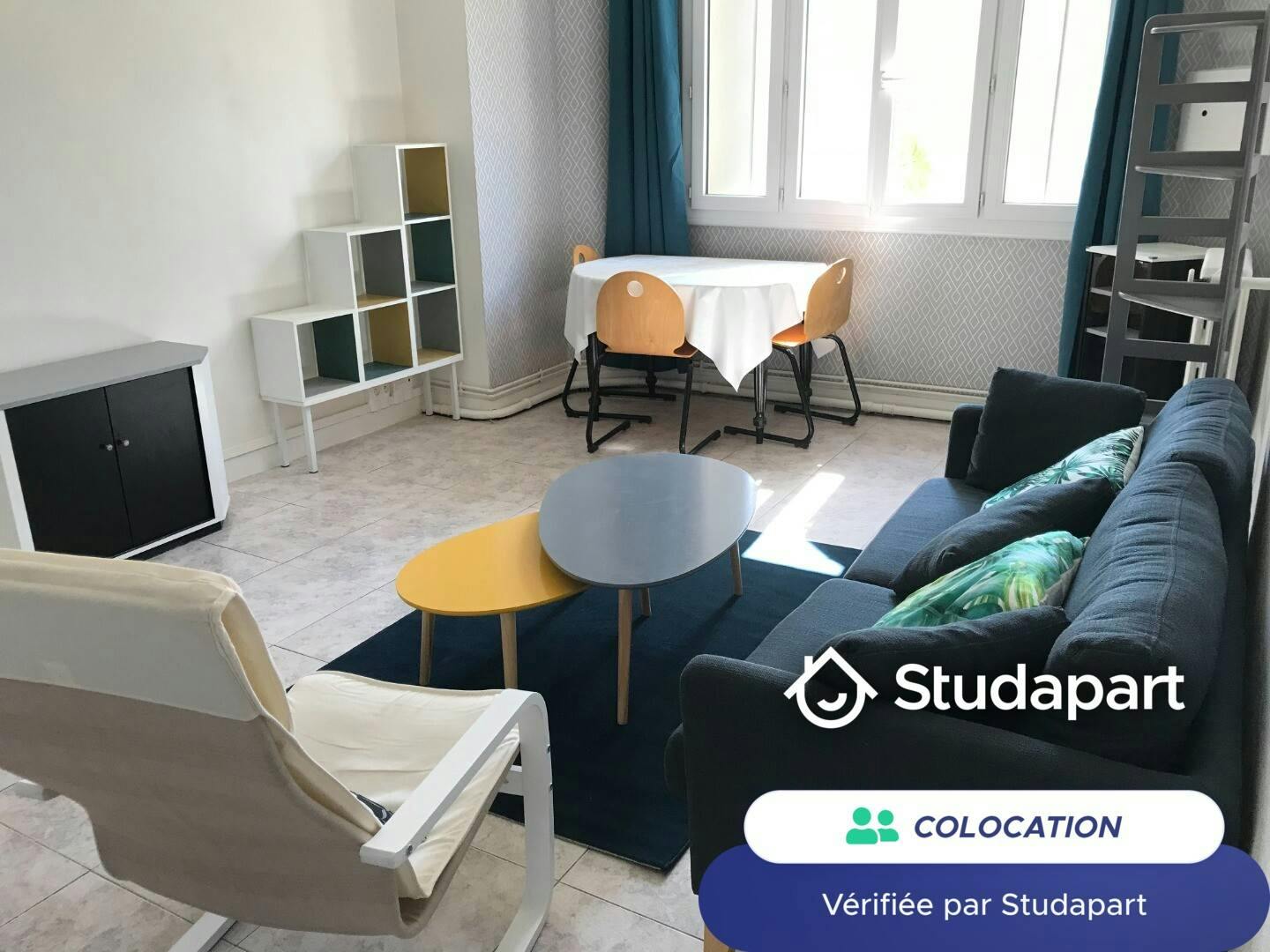 Private room for rent on Place Louis Pasteur, Toulon