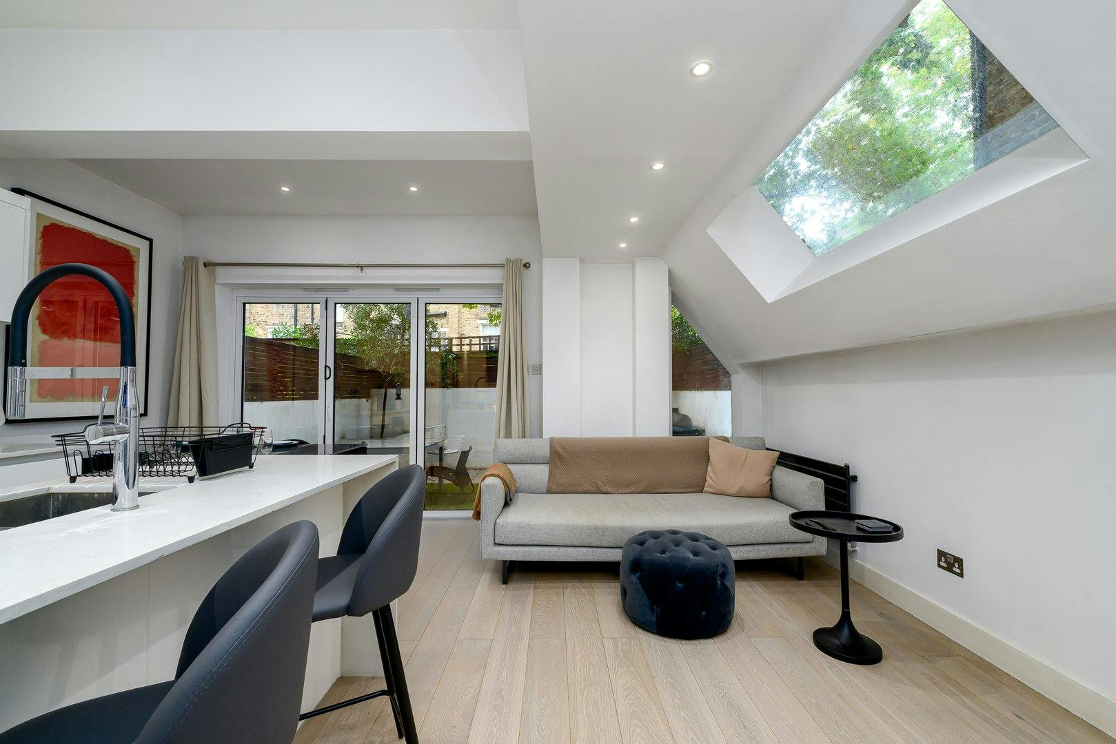 Apartment London, 2 beds — photo 1