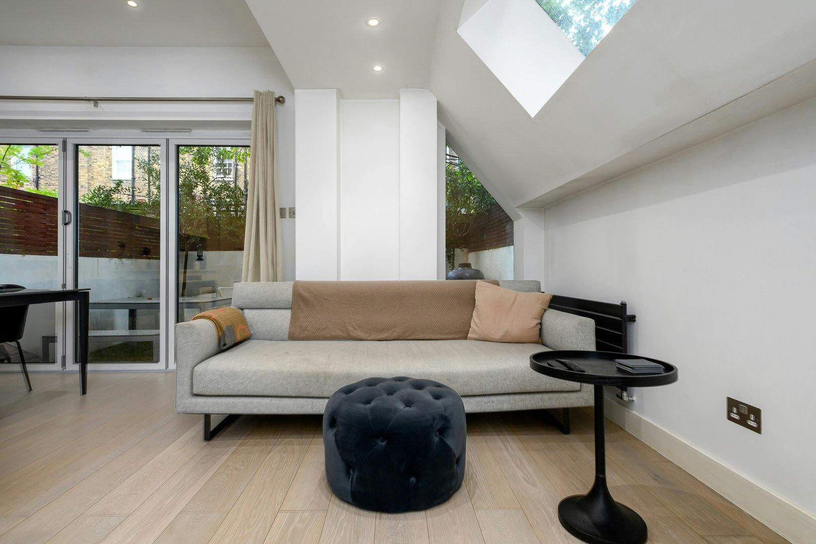 Apartment London, 2 beds — photo 4