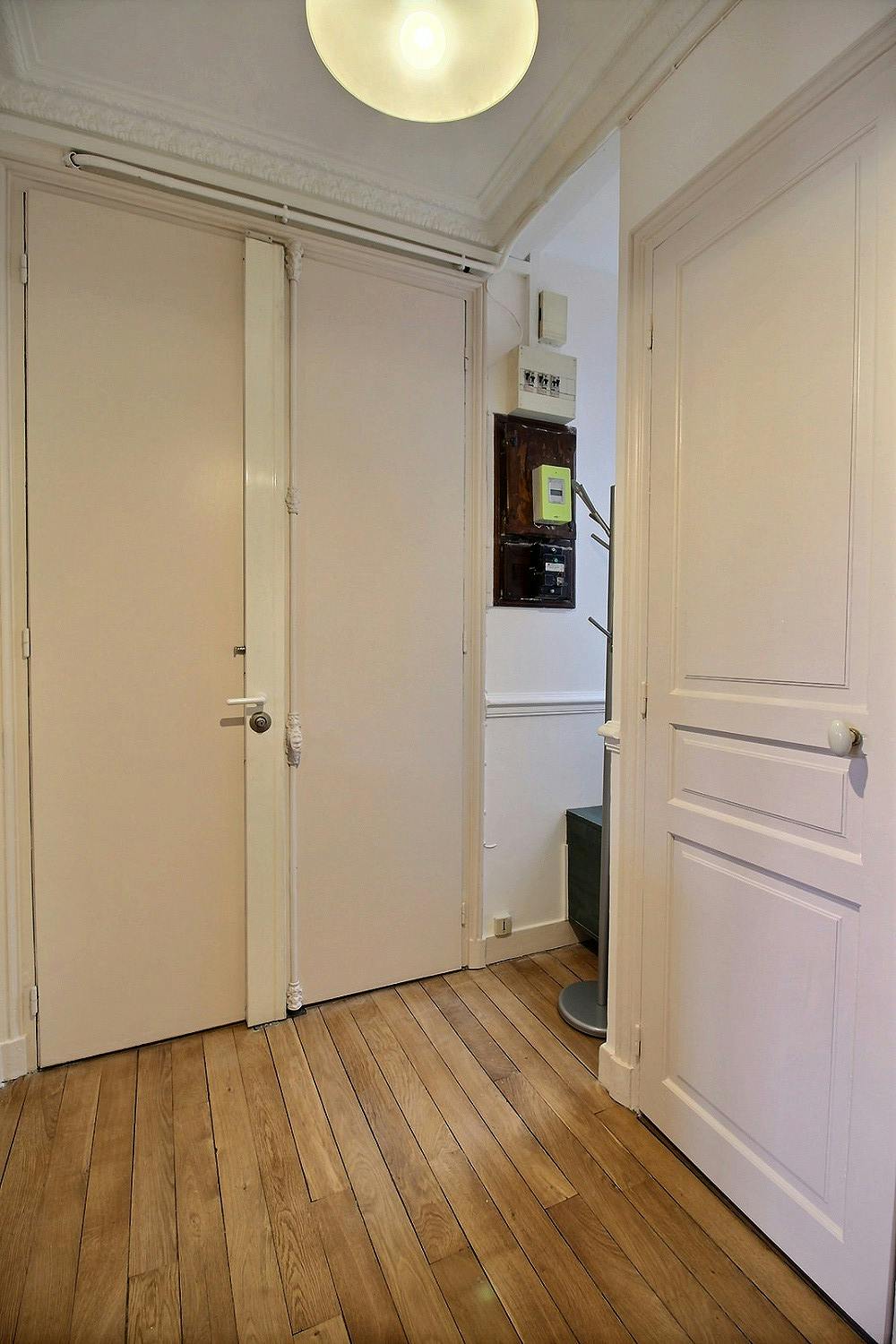 Apartment for rent on Rue de Vaugirard, Paris - View 4